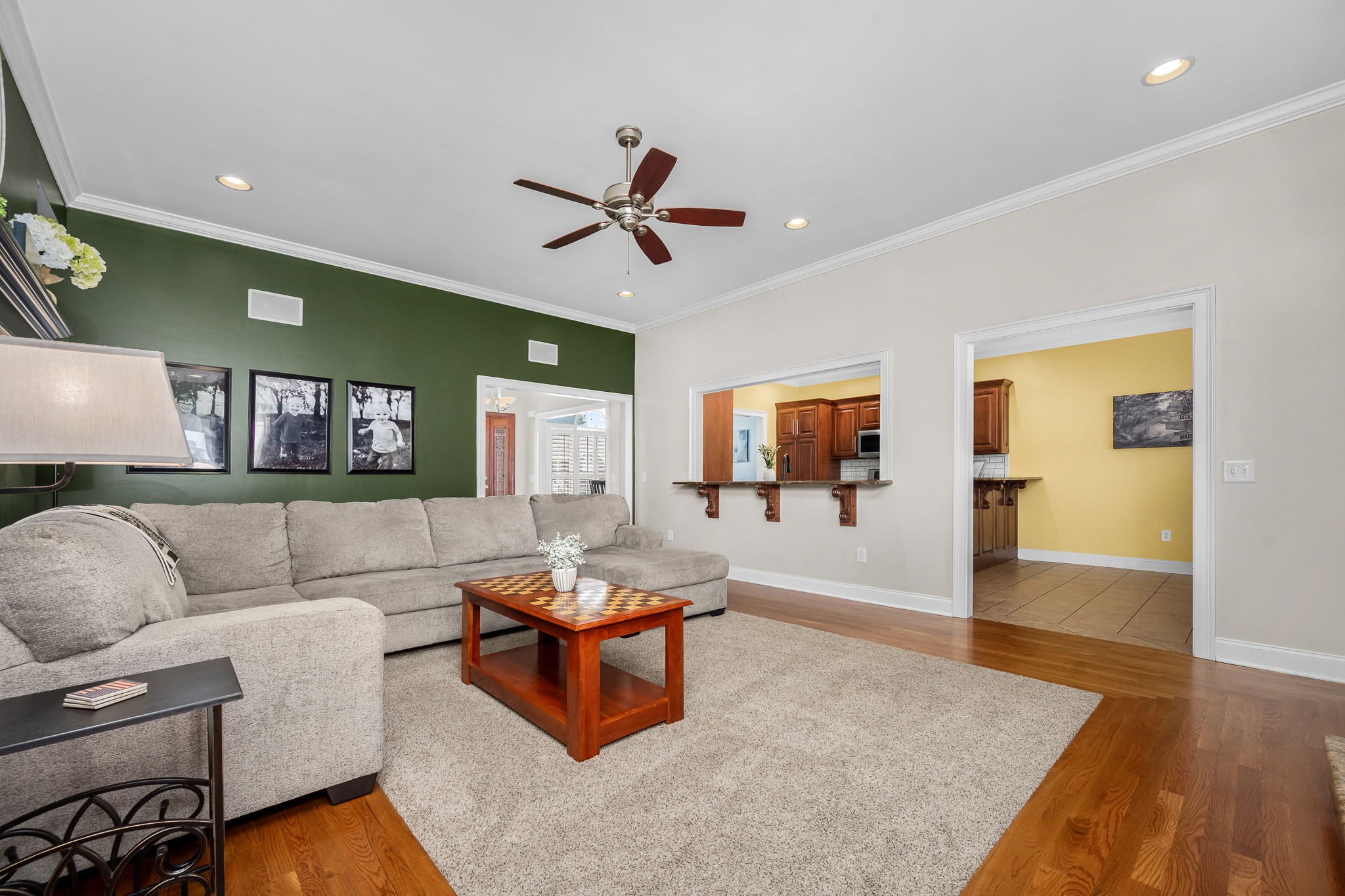 100 Canary Ln