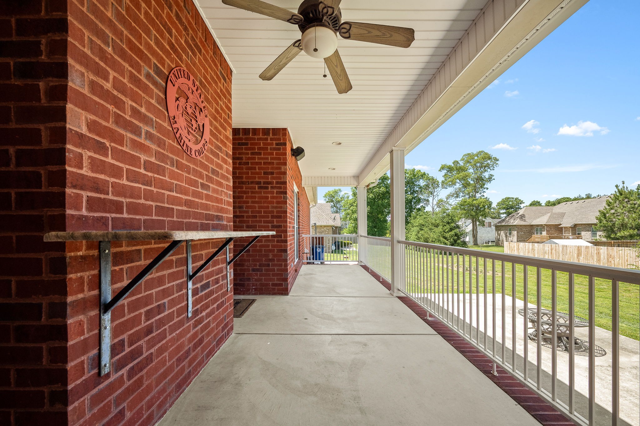 100 Canary Ln