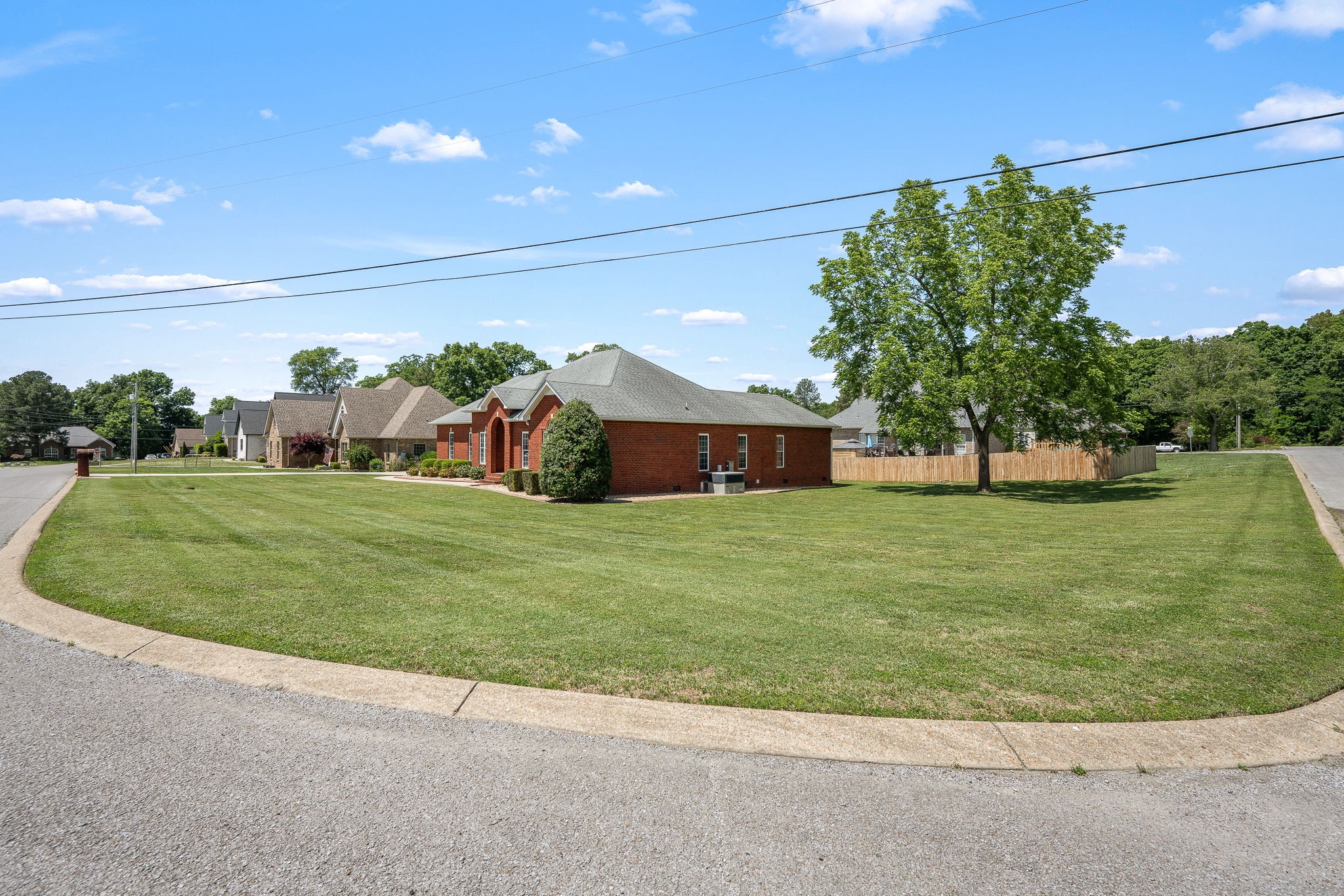 100 Canary Ln