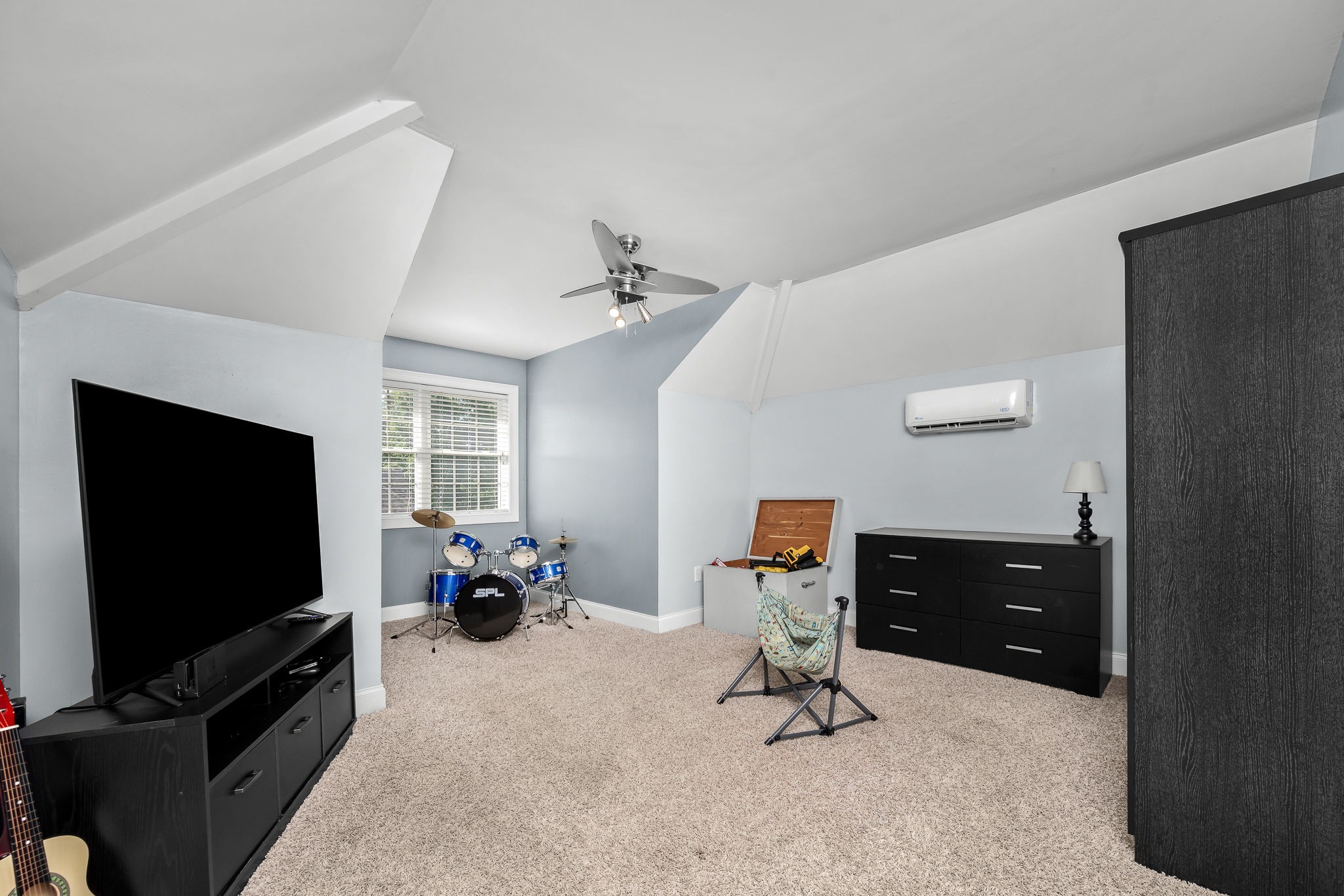 100 Canary Ln