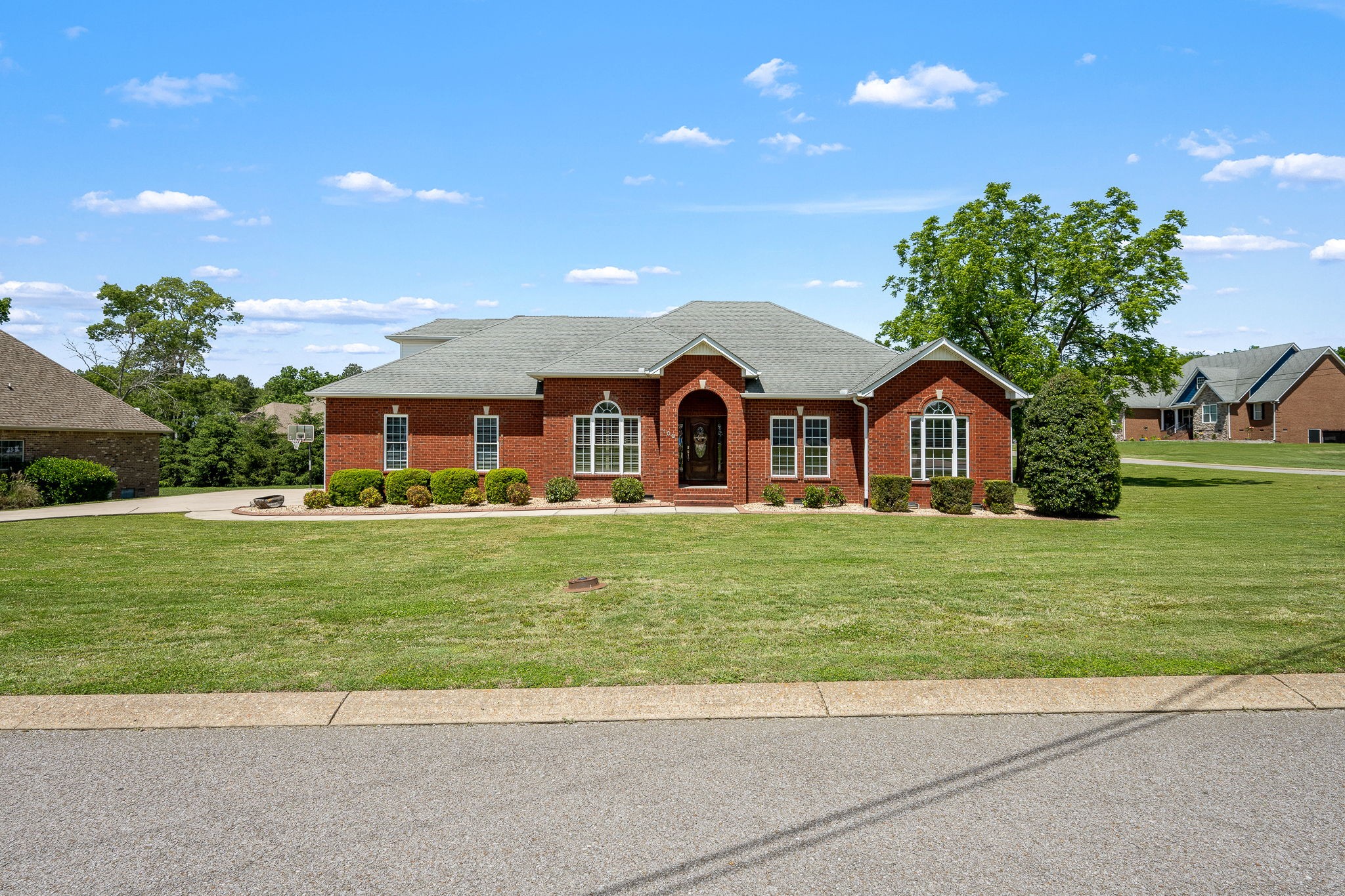 100 Canary Ln