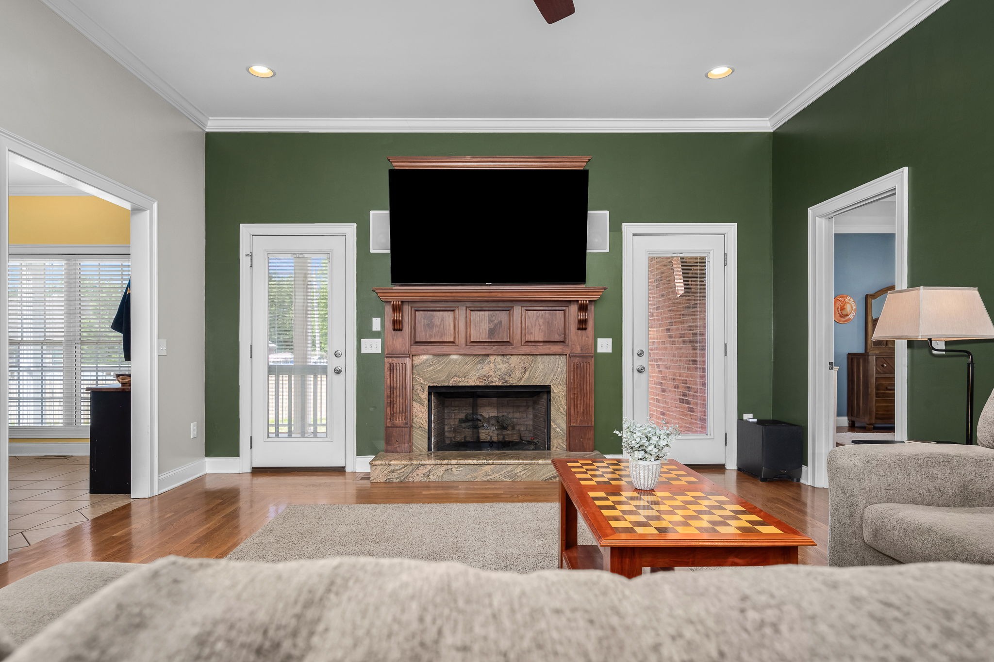 100 Canary Ln