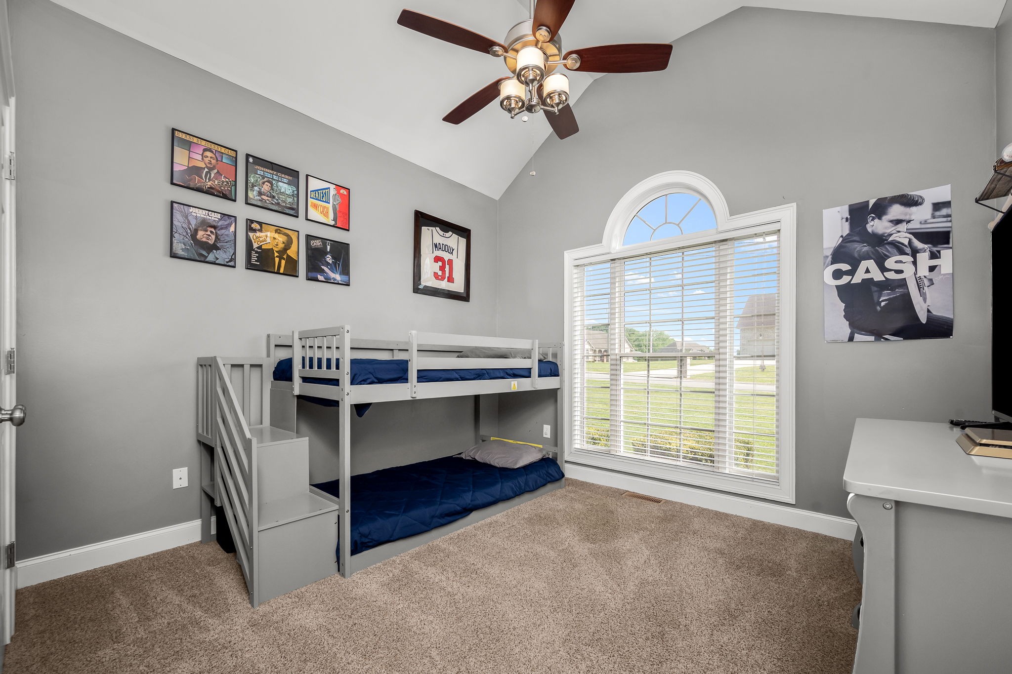 100 Canary Ln