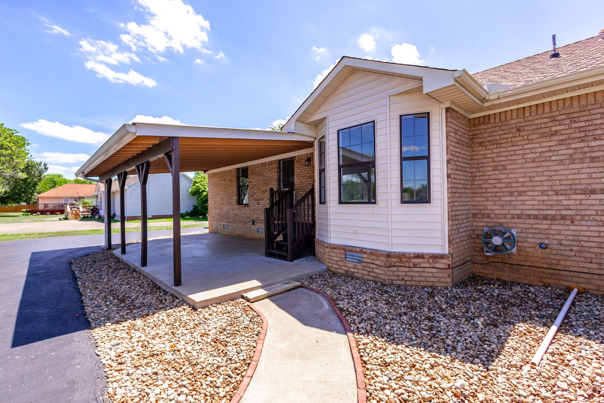 2932 Midland Rd