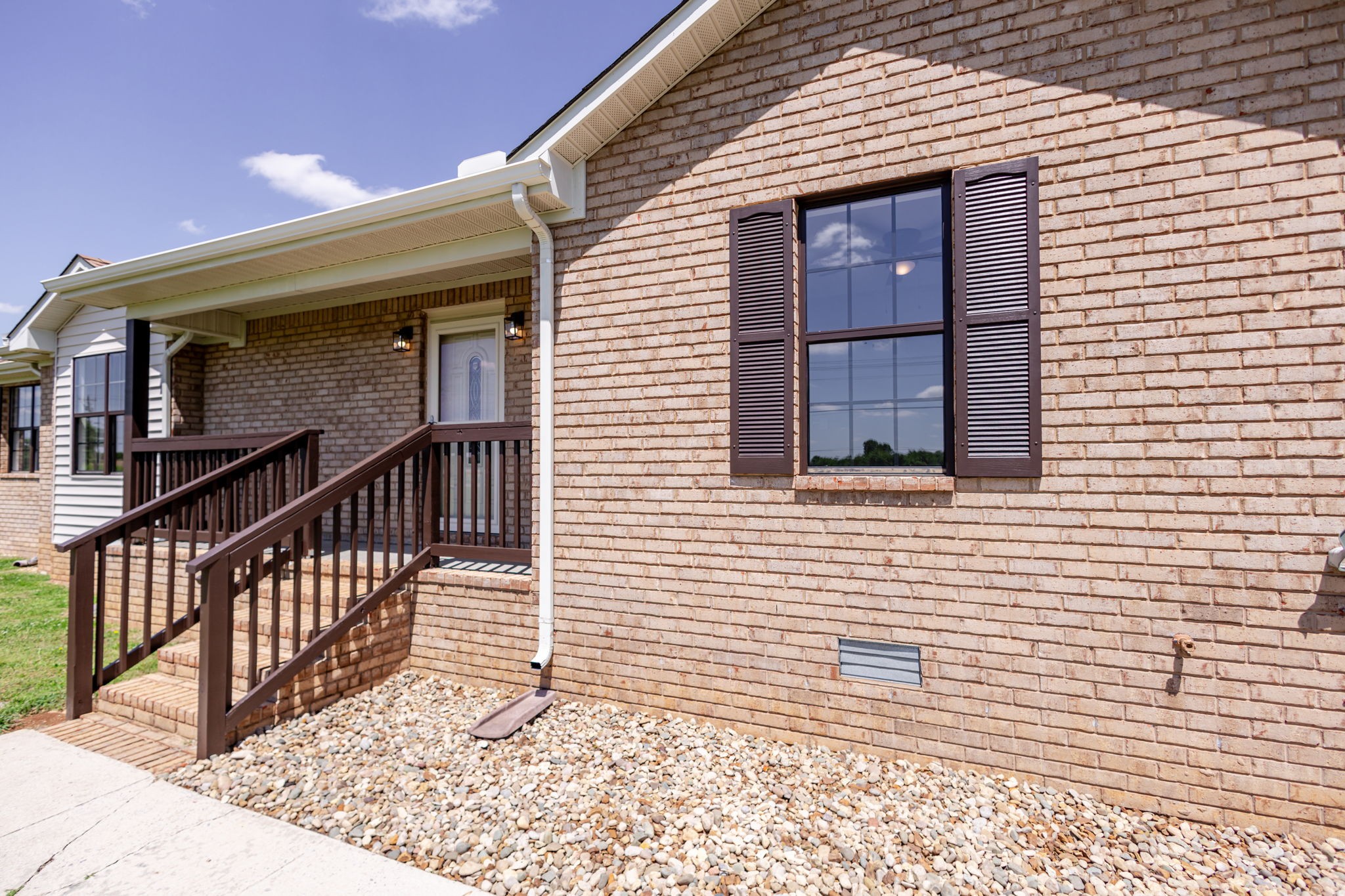 2932 Midland Rd