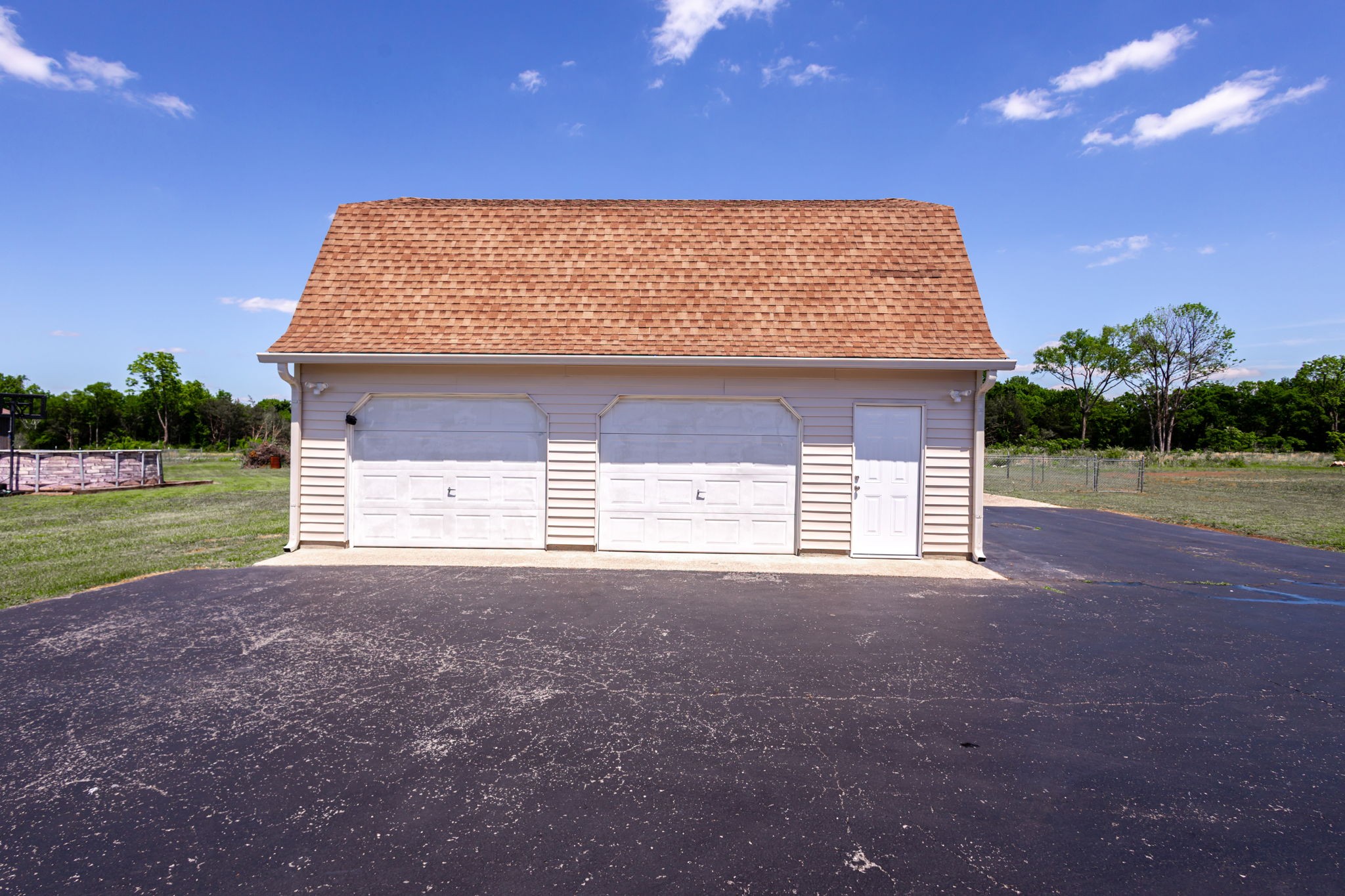2932 Midland Rd