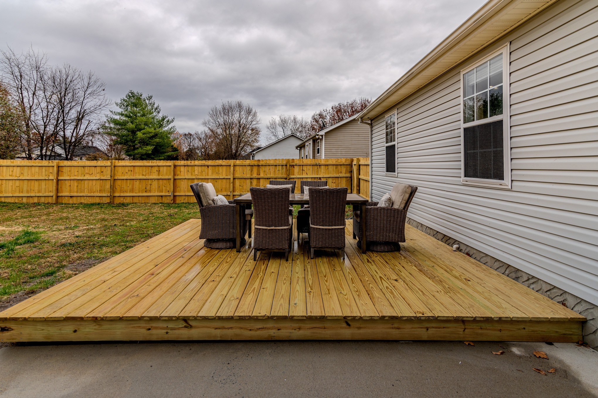2403 Willow Dr
