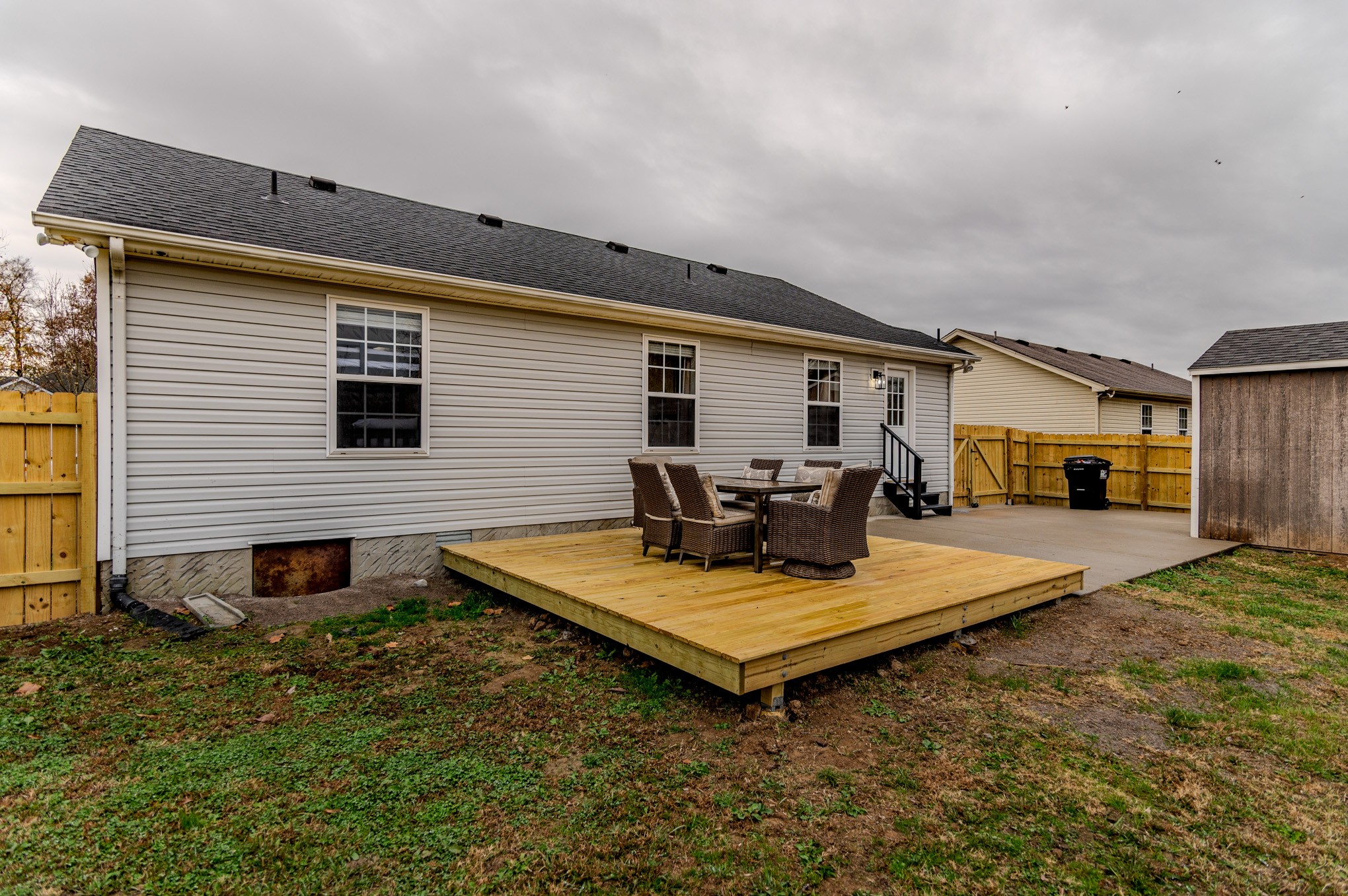 2403 Willow Dr