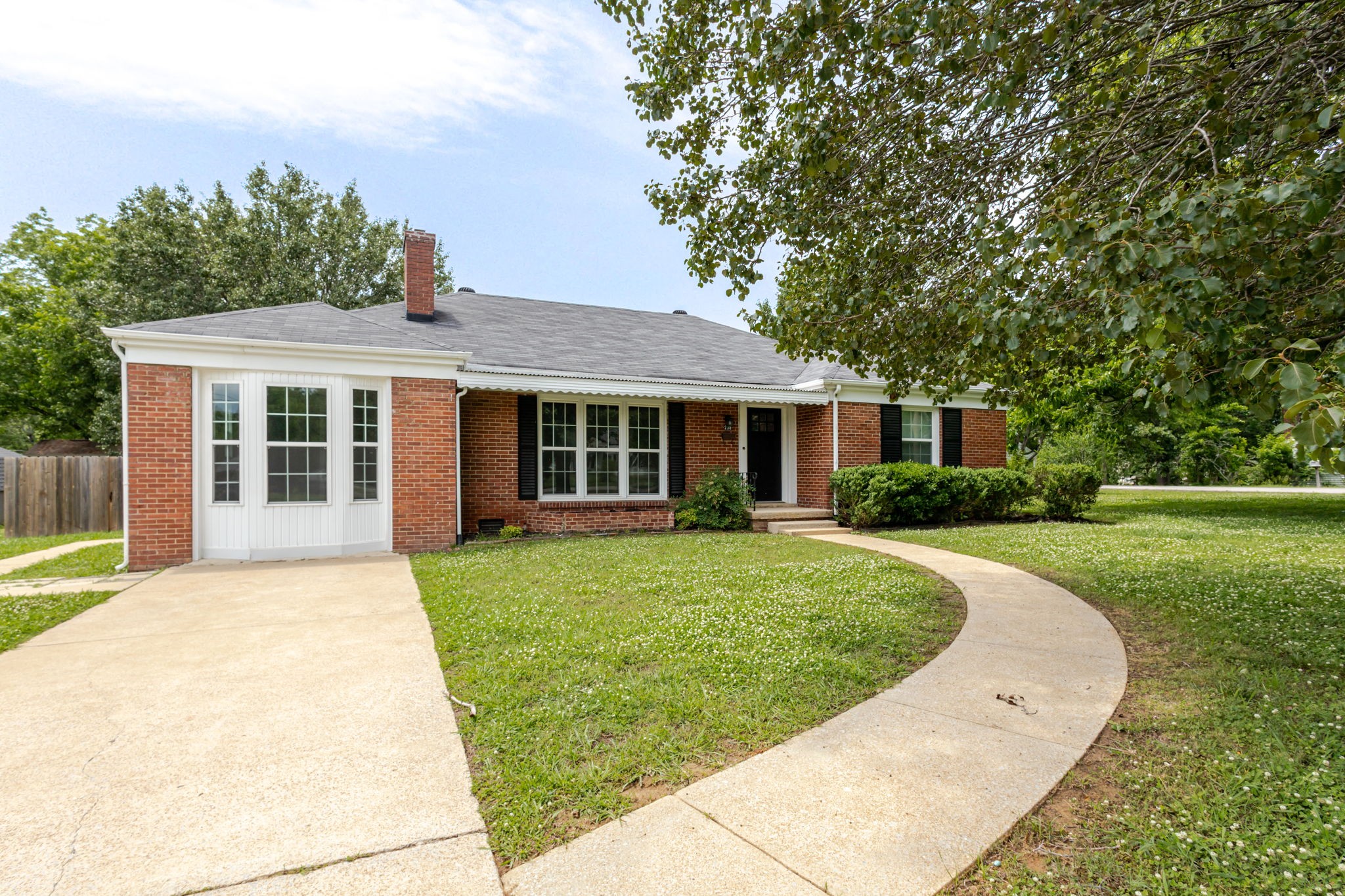 238 Elm Ave