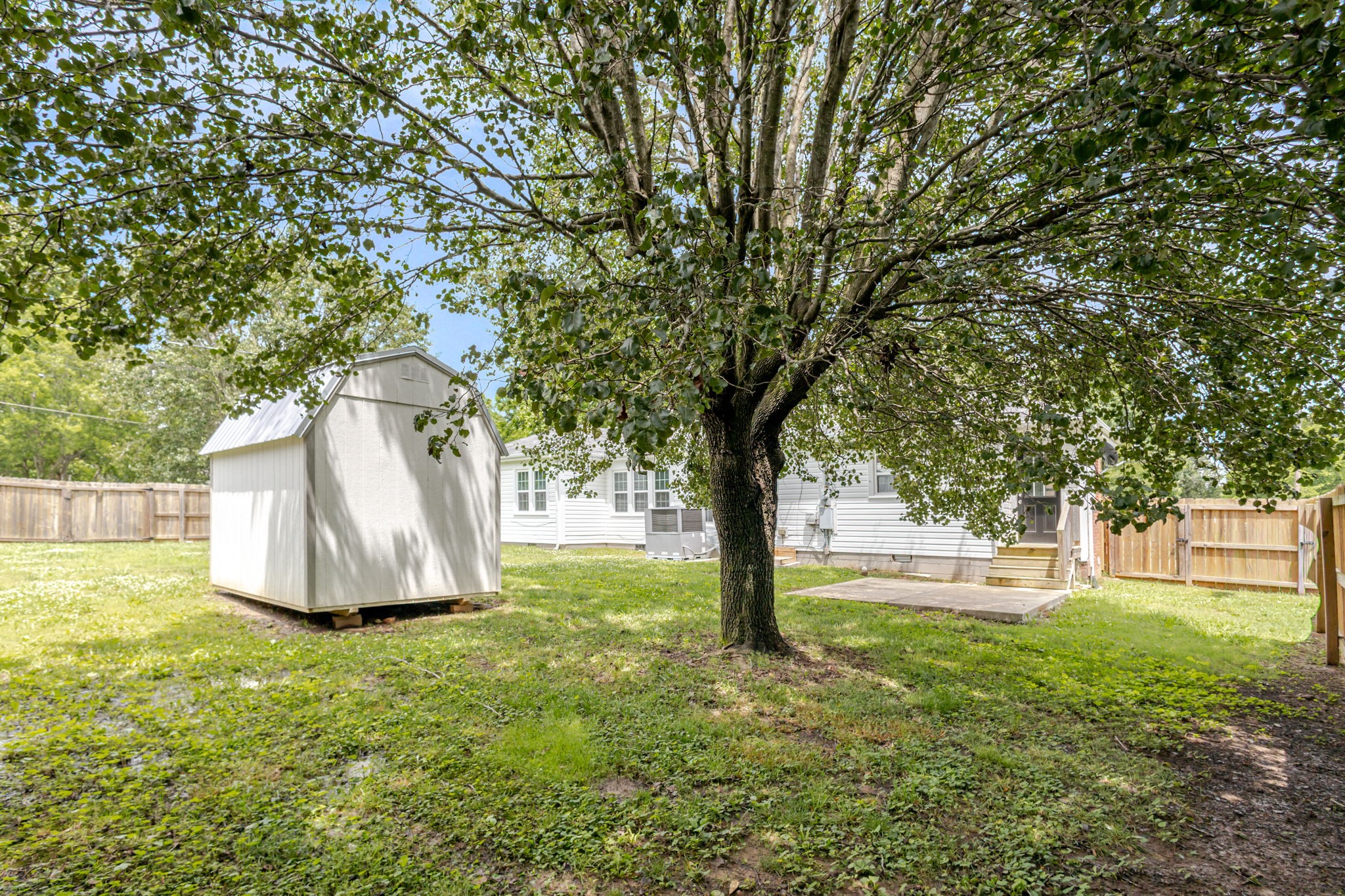 238 Elm Ave