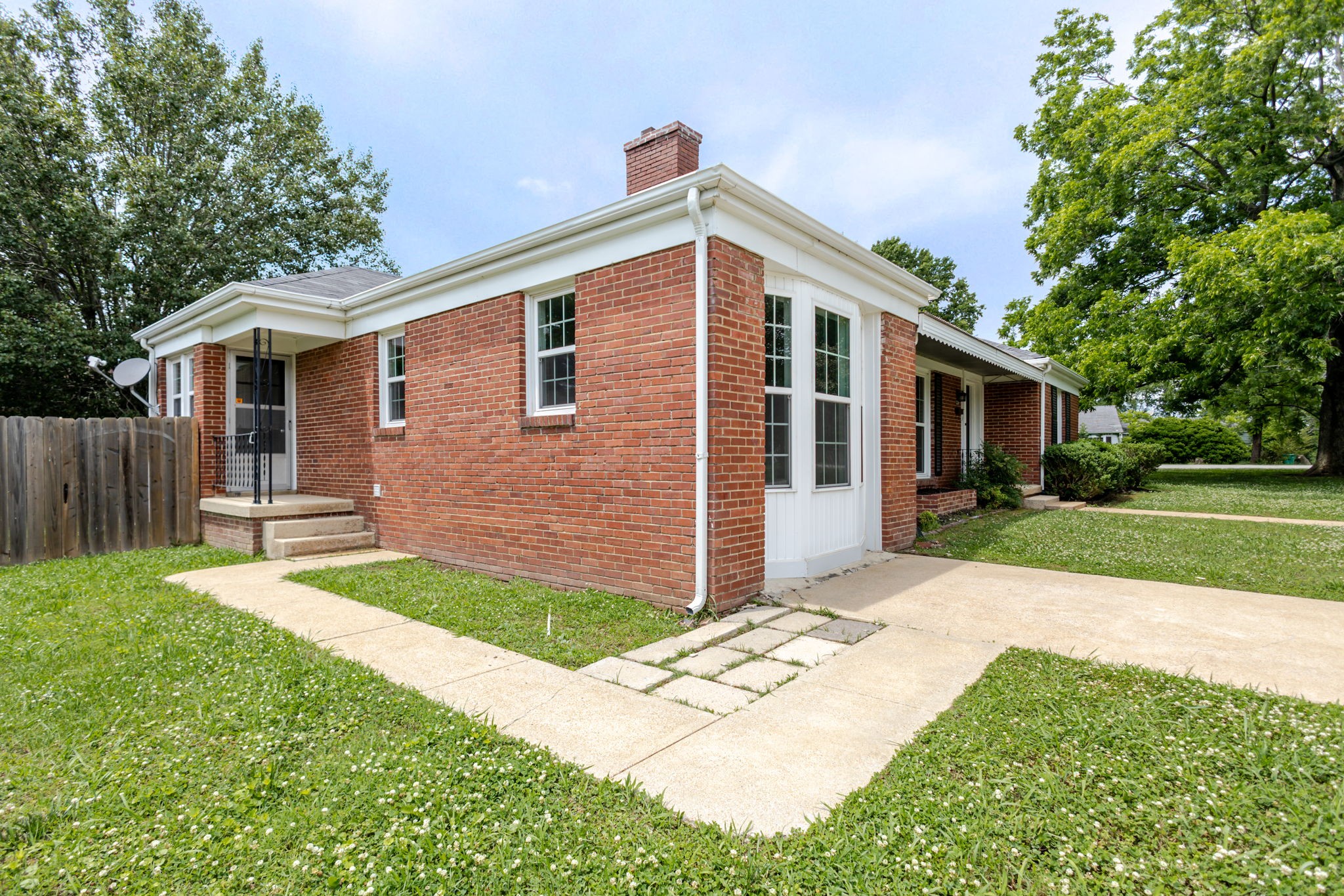 238 Elm Ave