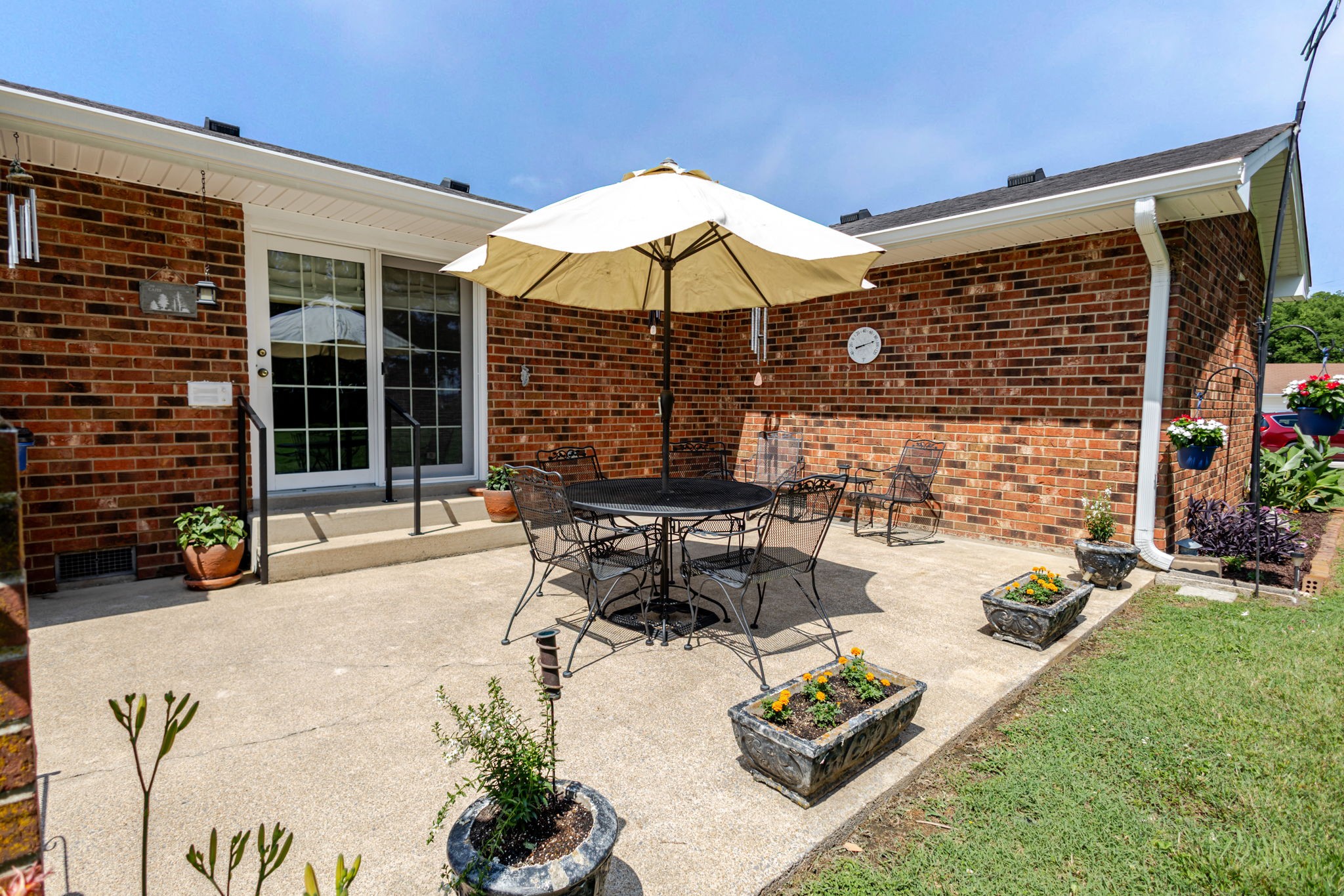 700 Dow Dr