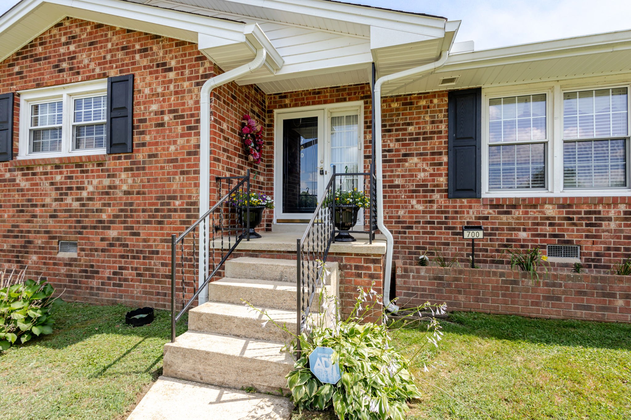 700 Dow Dr