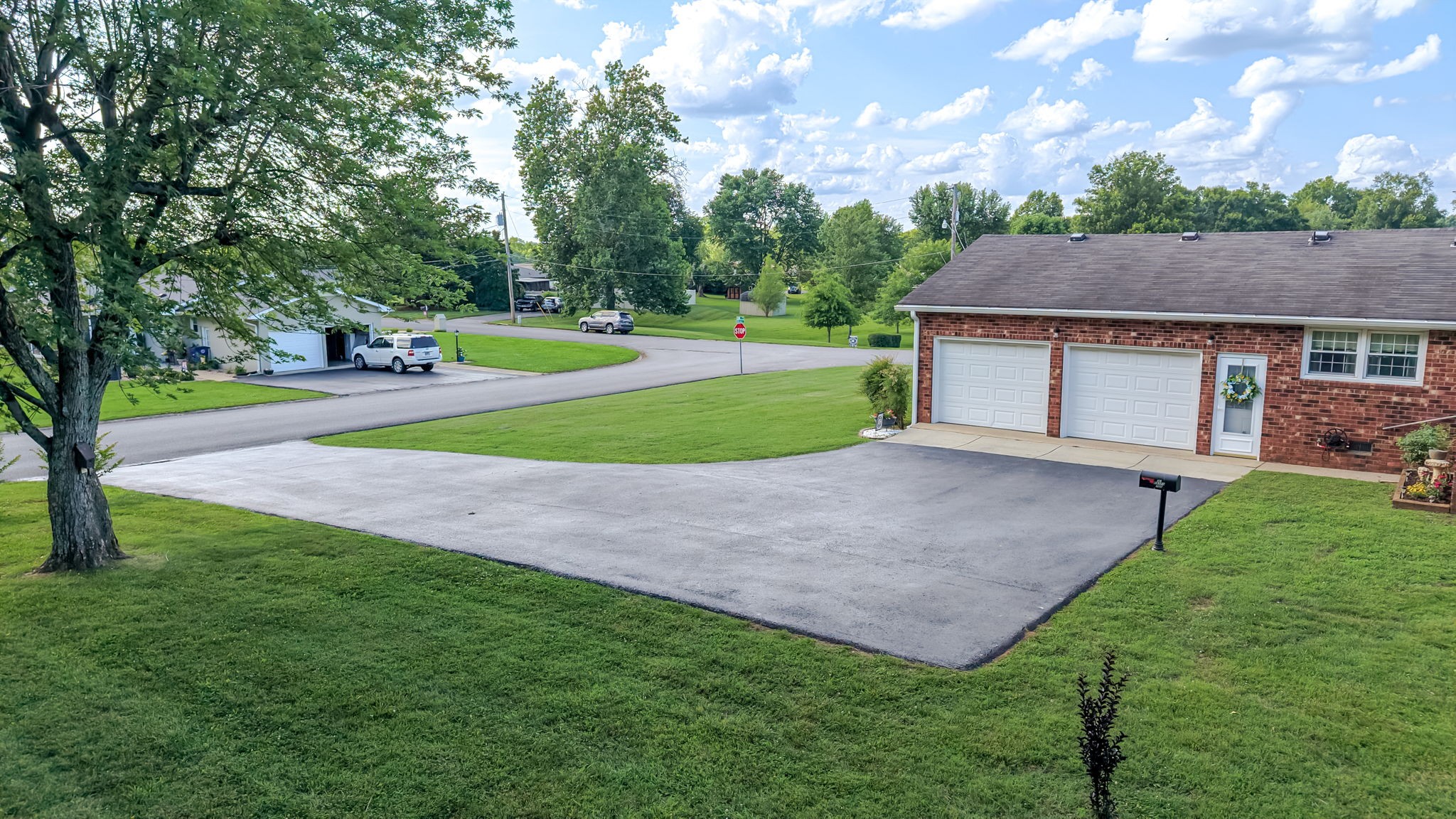 700 Dow Dr
