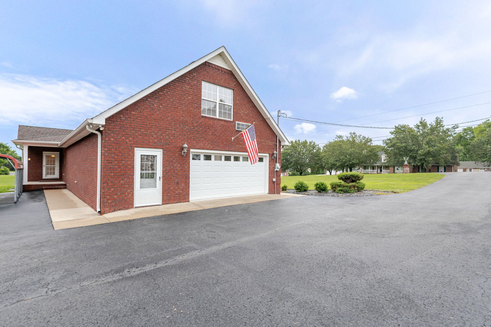 104 Redbud Dr
