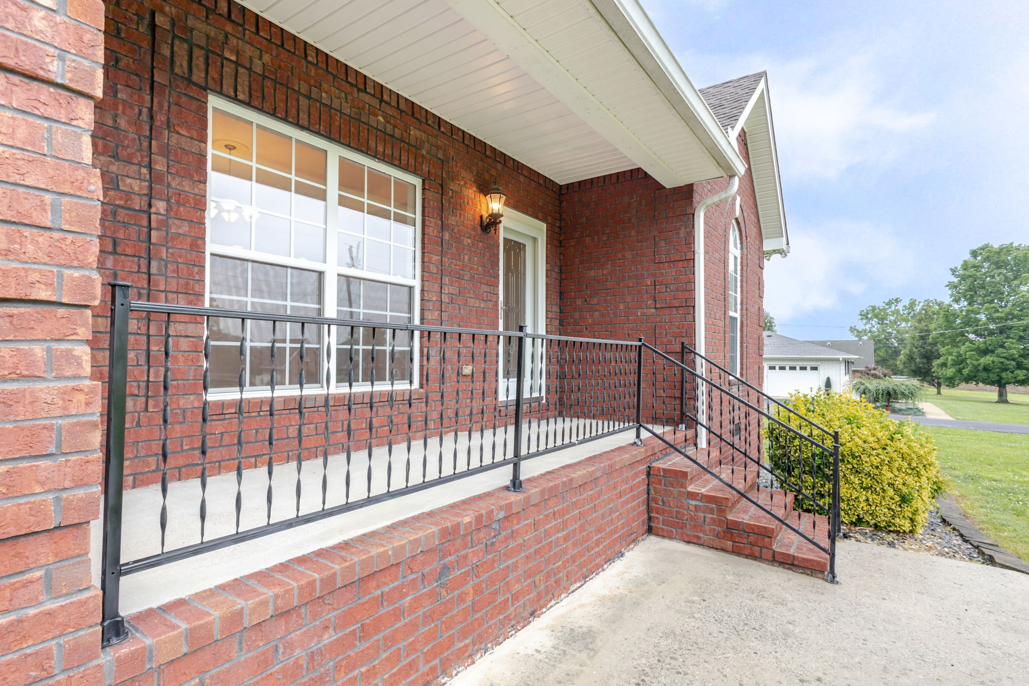 104 Redbud Dr