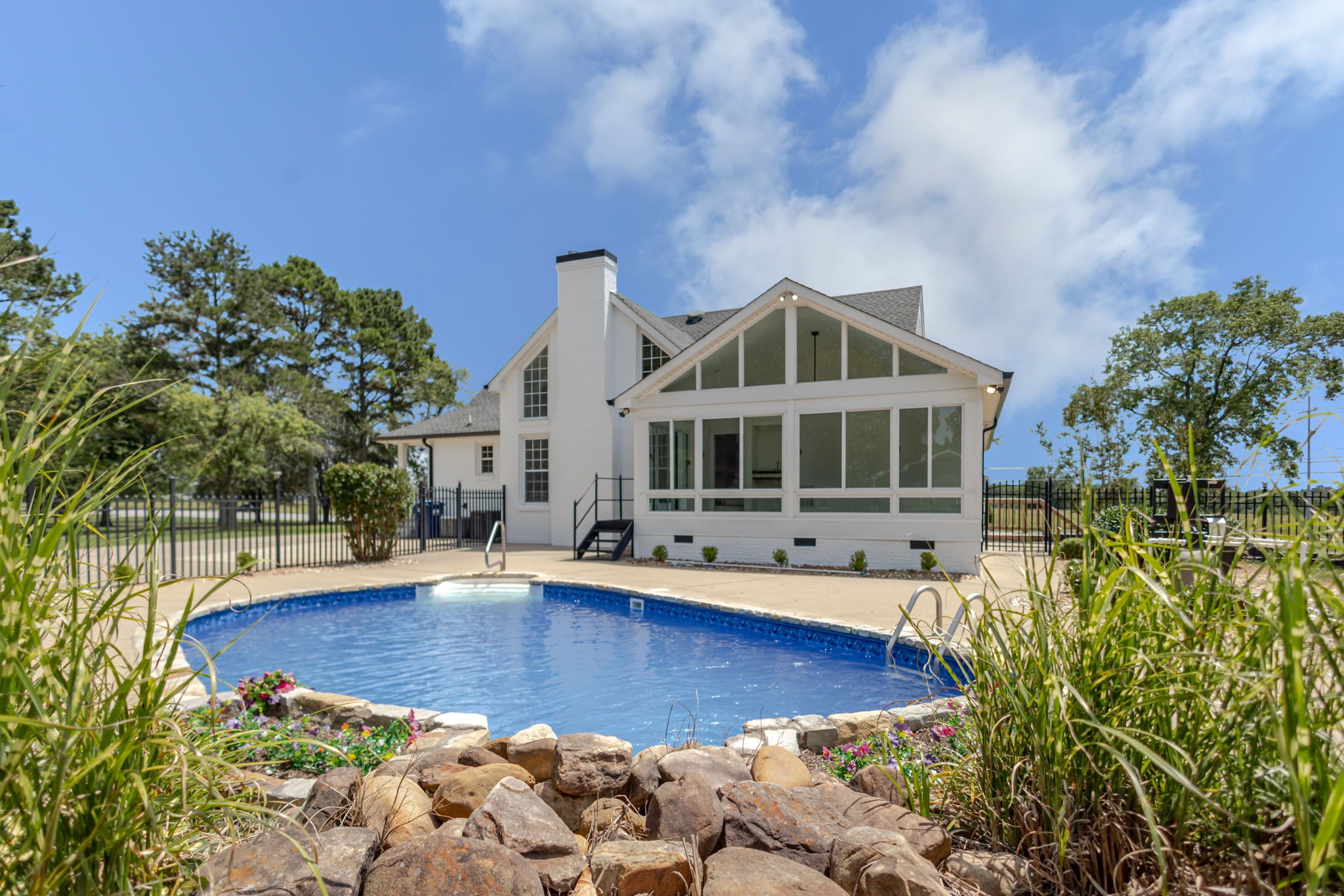 754 Veterans Pkwy