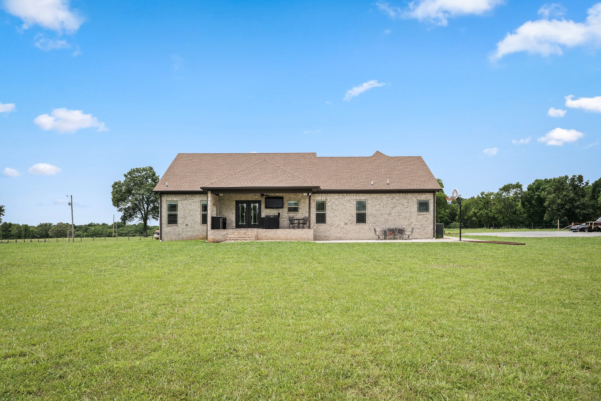 209 Adams Ln