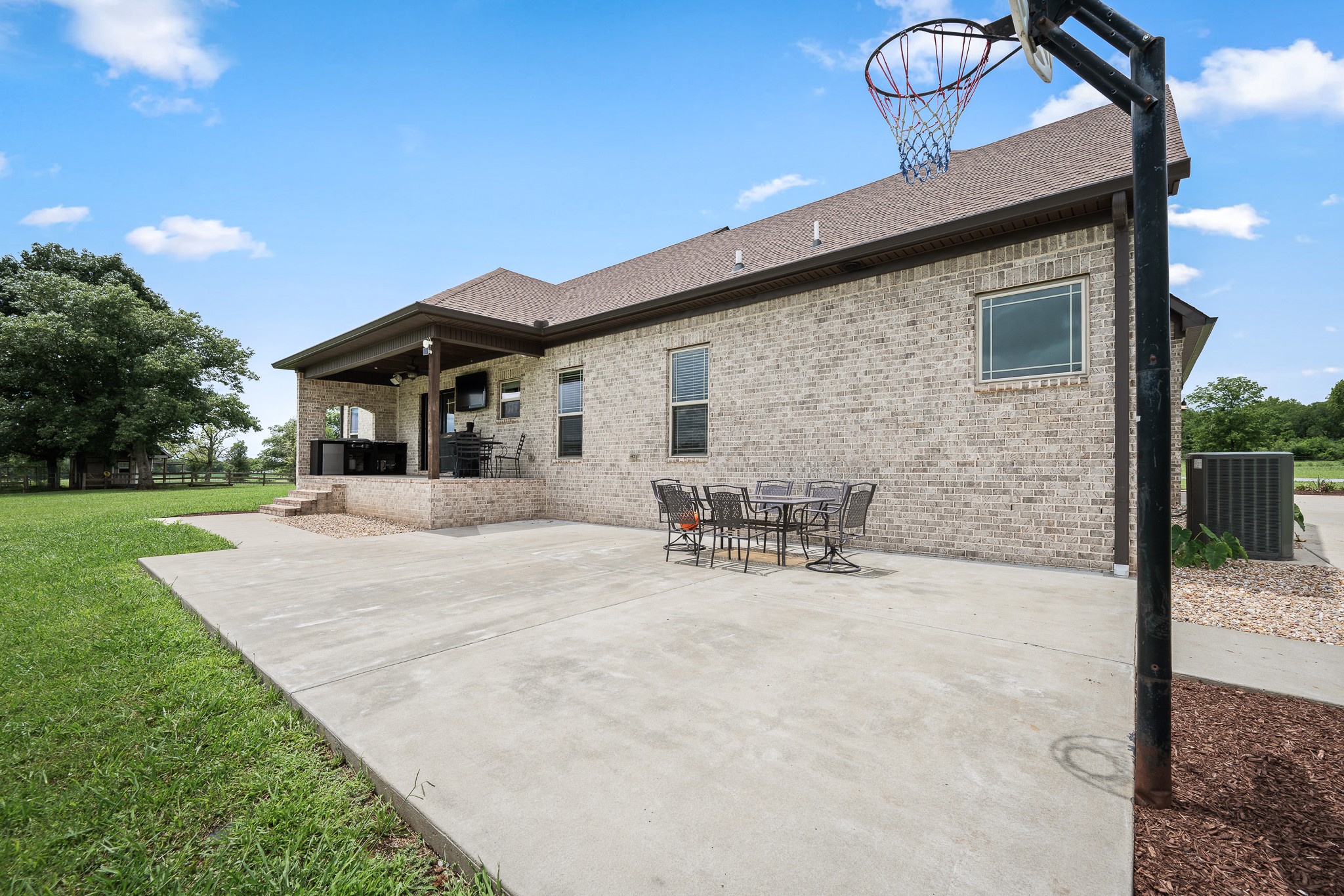 209 Adams Ln