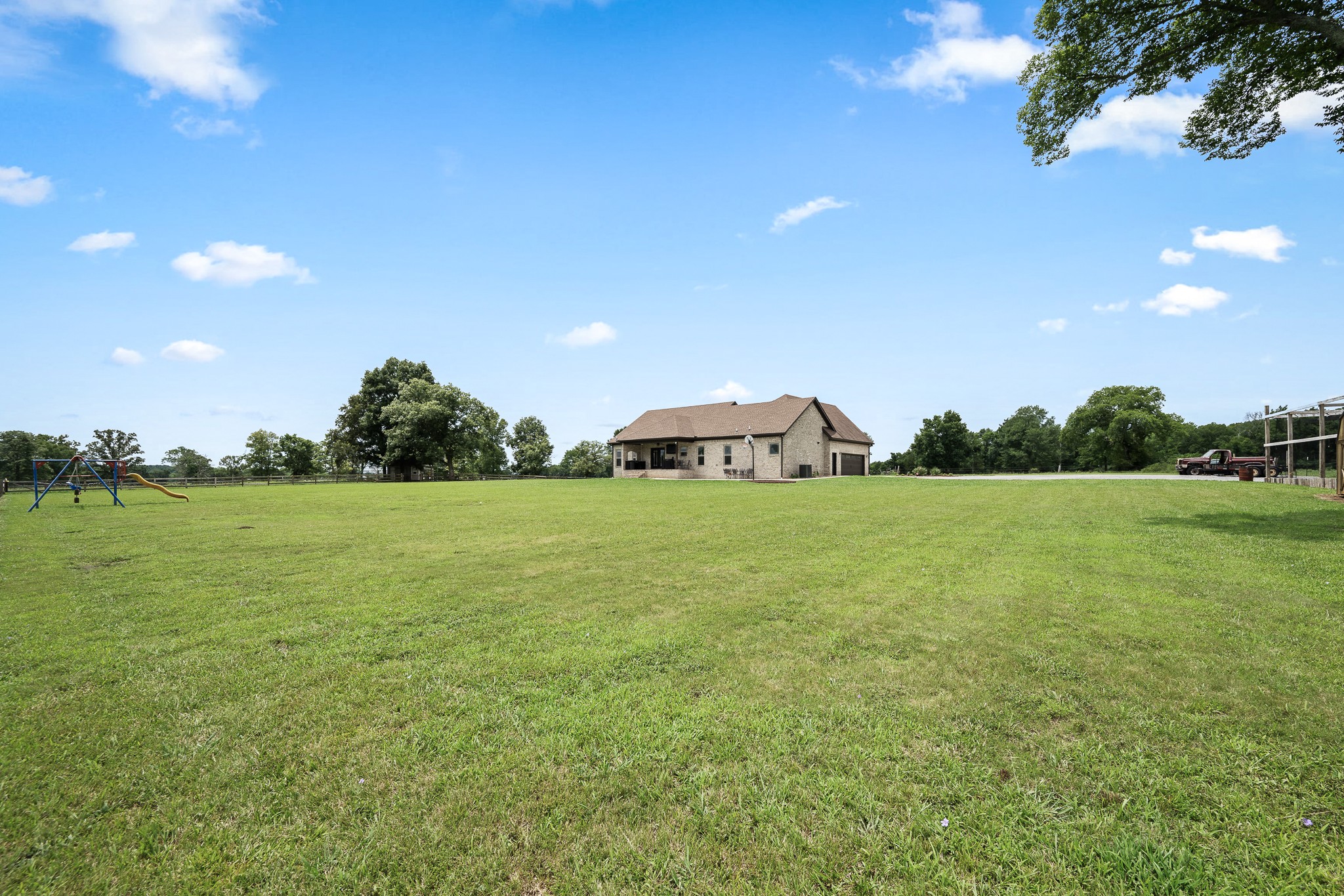 209 Adams Ln