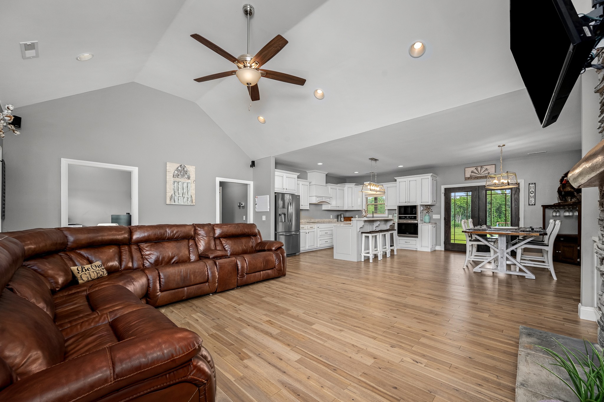 209 Adams Ln