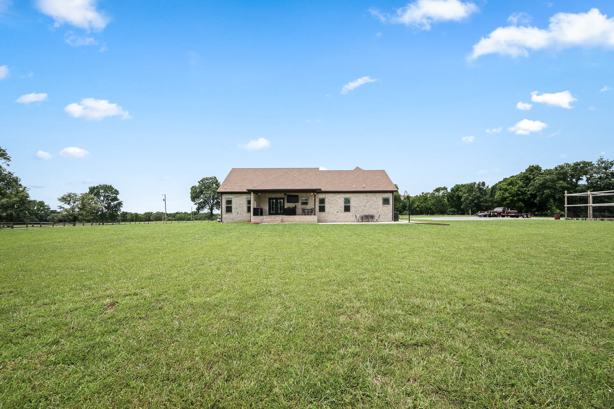 209 Adams Ln
