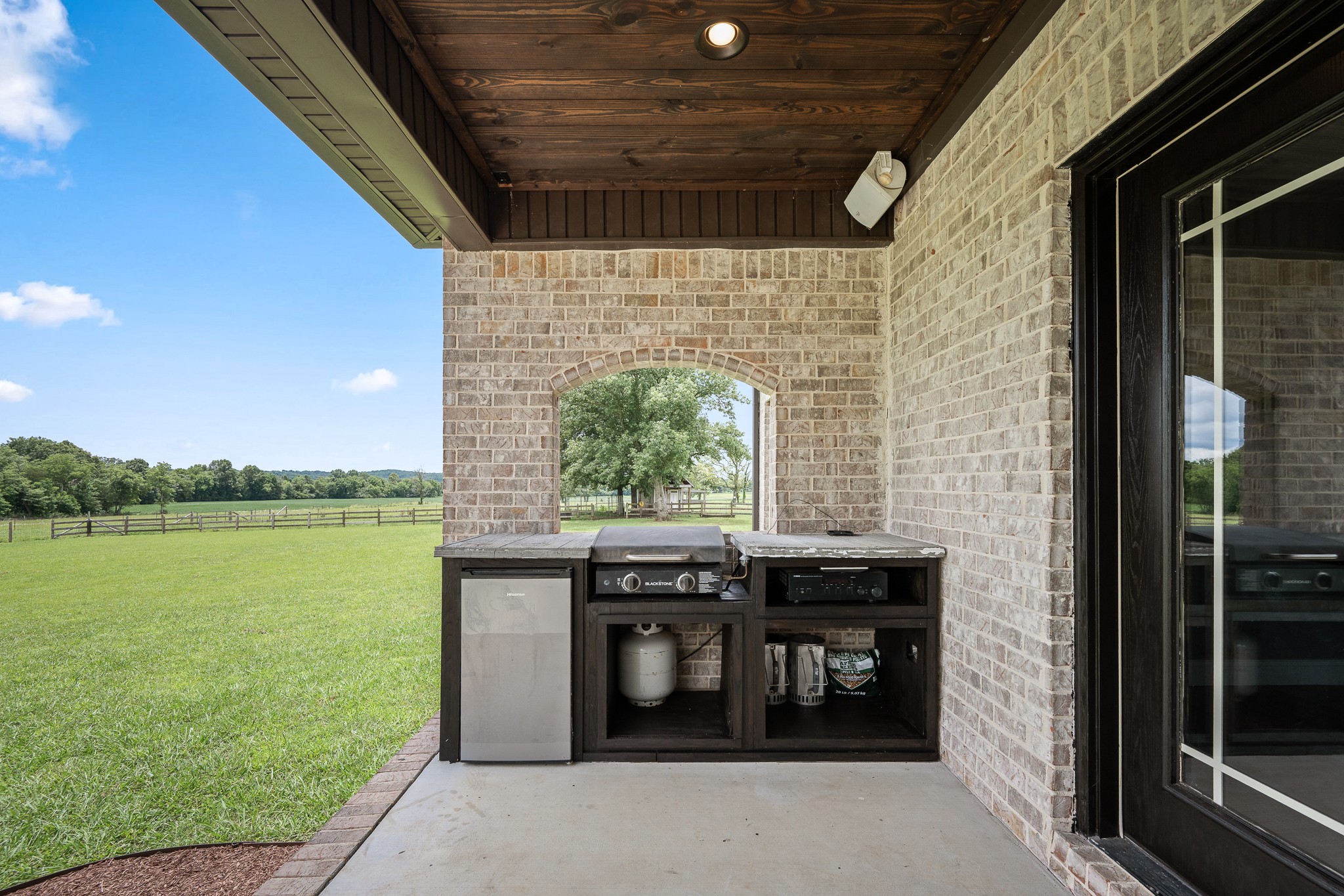 209 Adams Ln