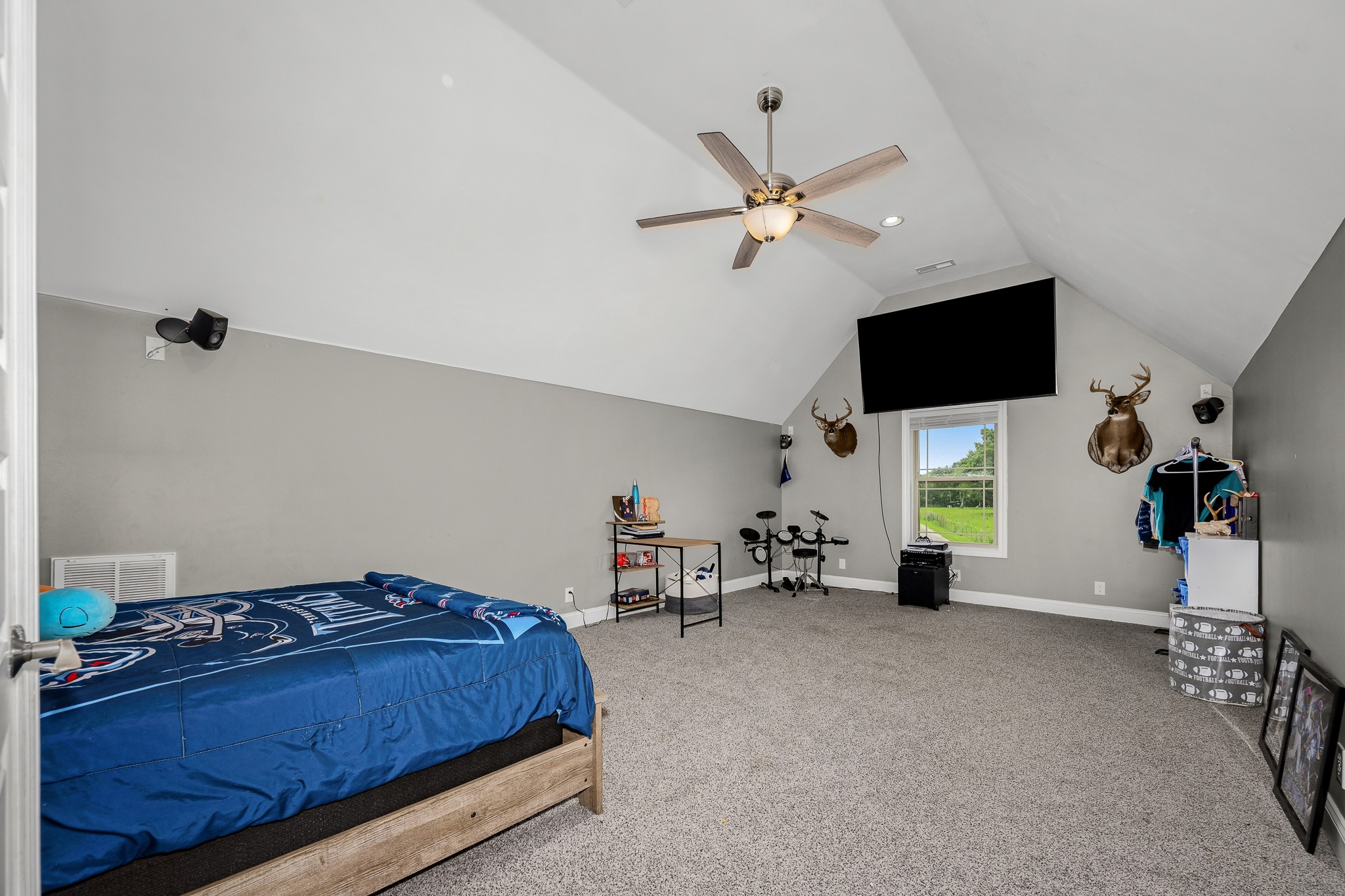 209 Adams Ln