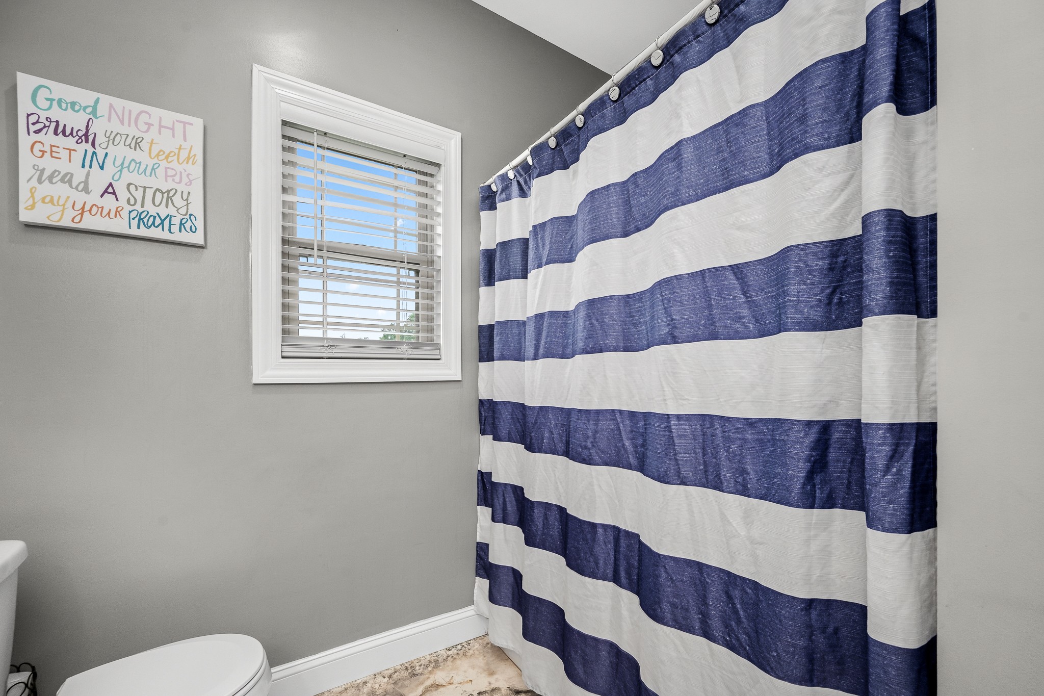 209 Adams Ln