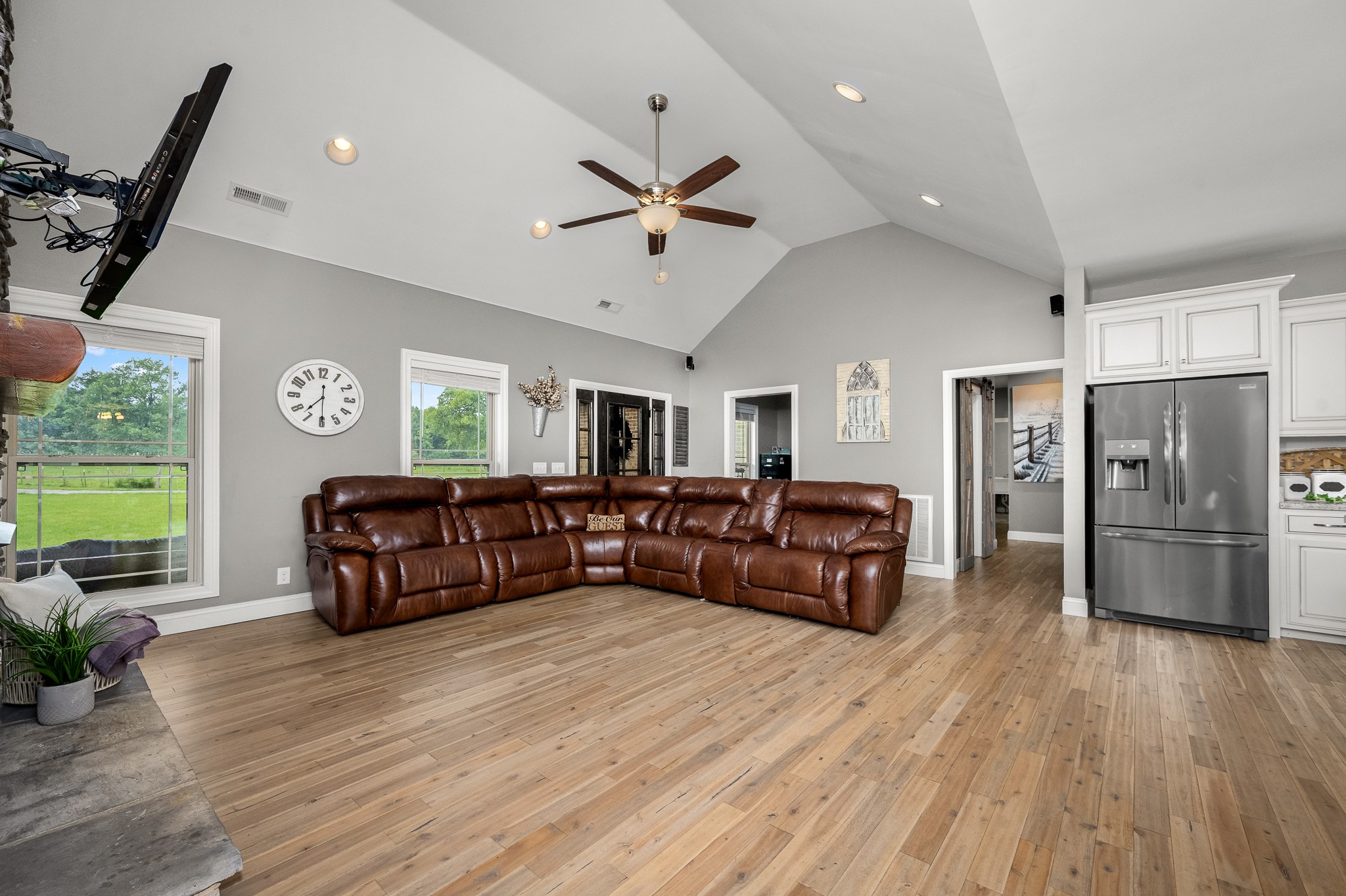 209 Adams Ln