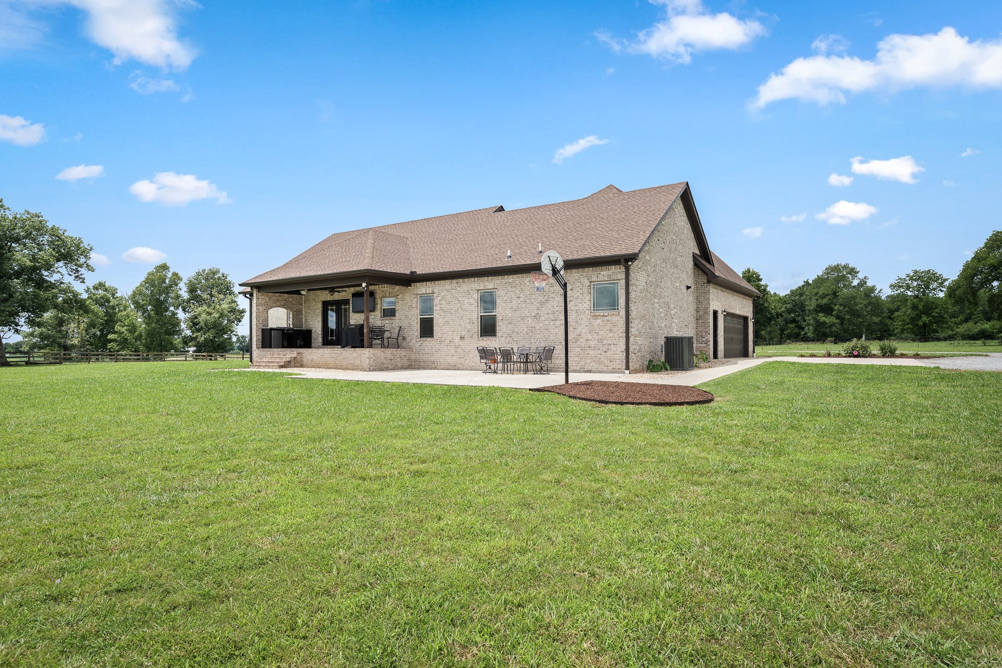 209 Adams Ln