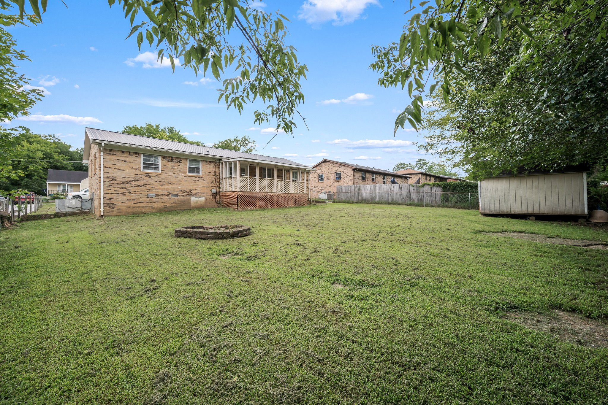 335 Maplewood Dr