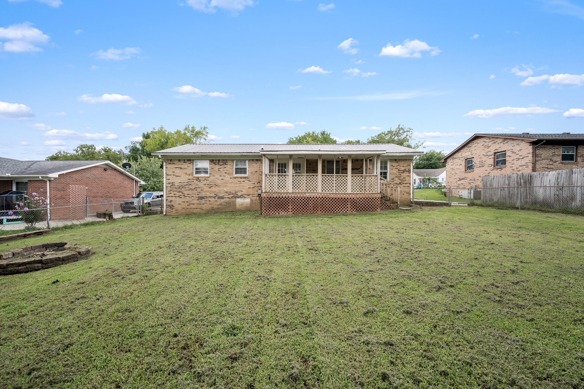 335 Maplewood Dr