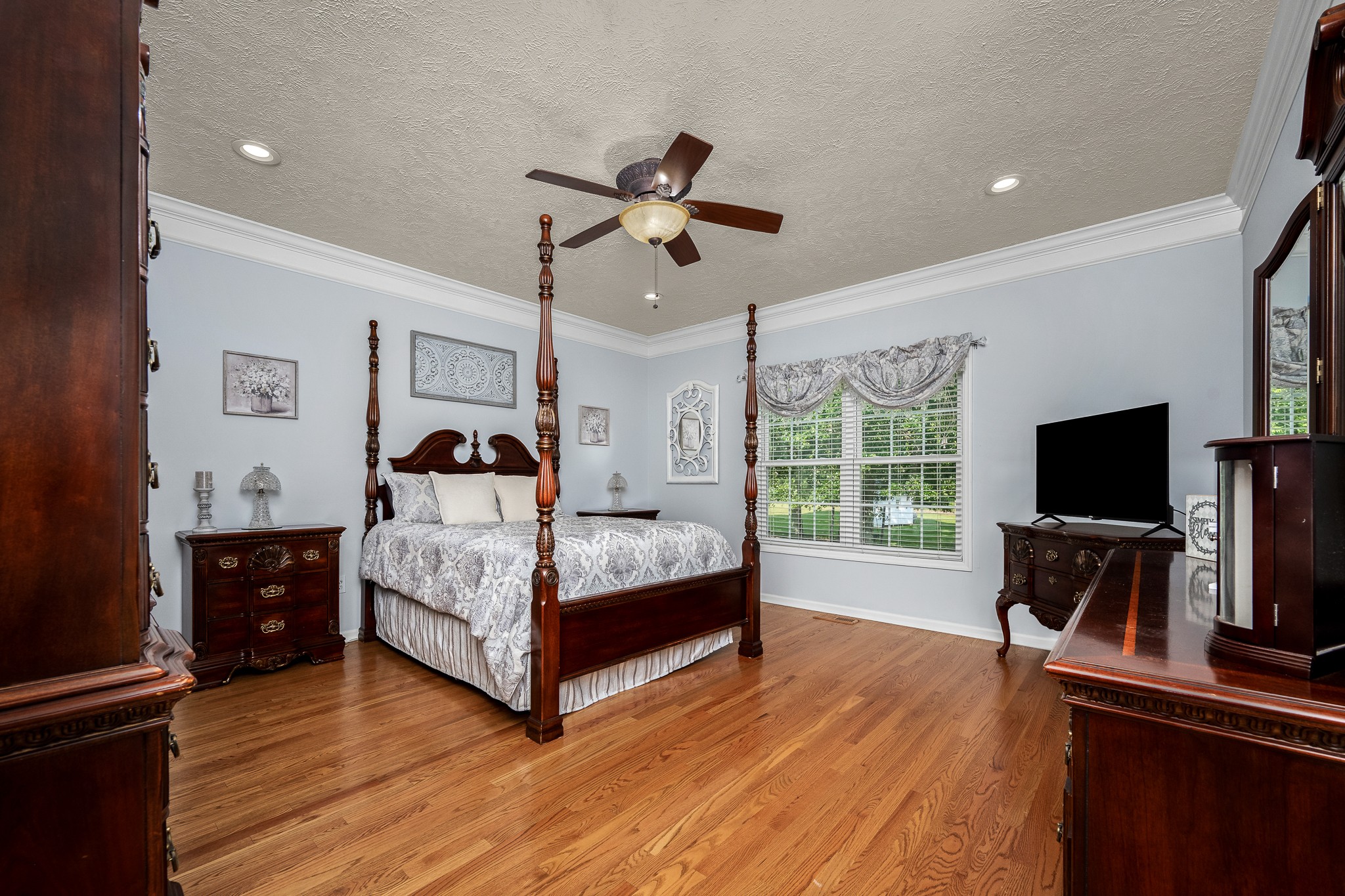 206 Hickerson Rd