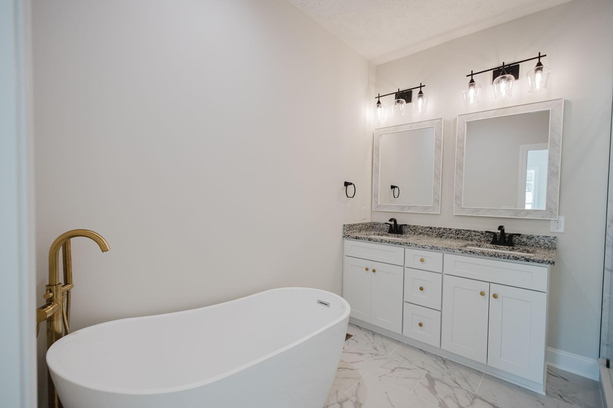 852 Lower Halls Mill