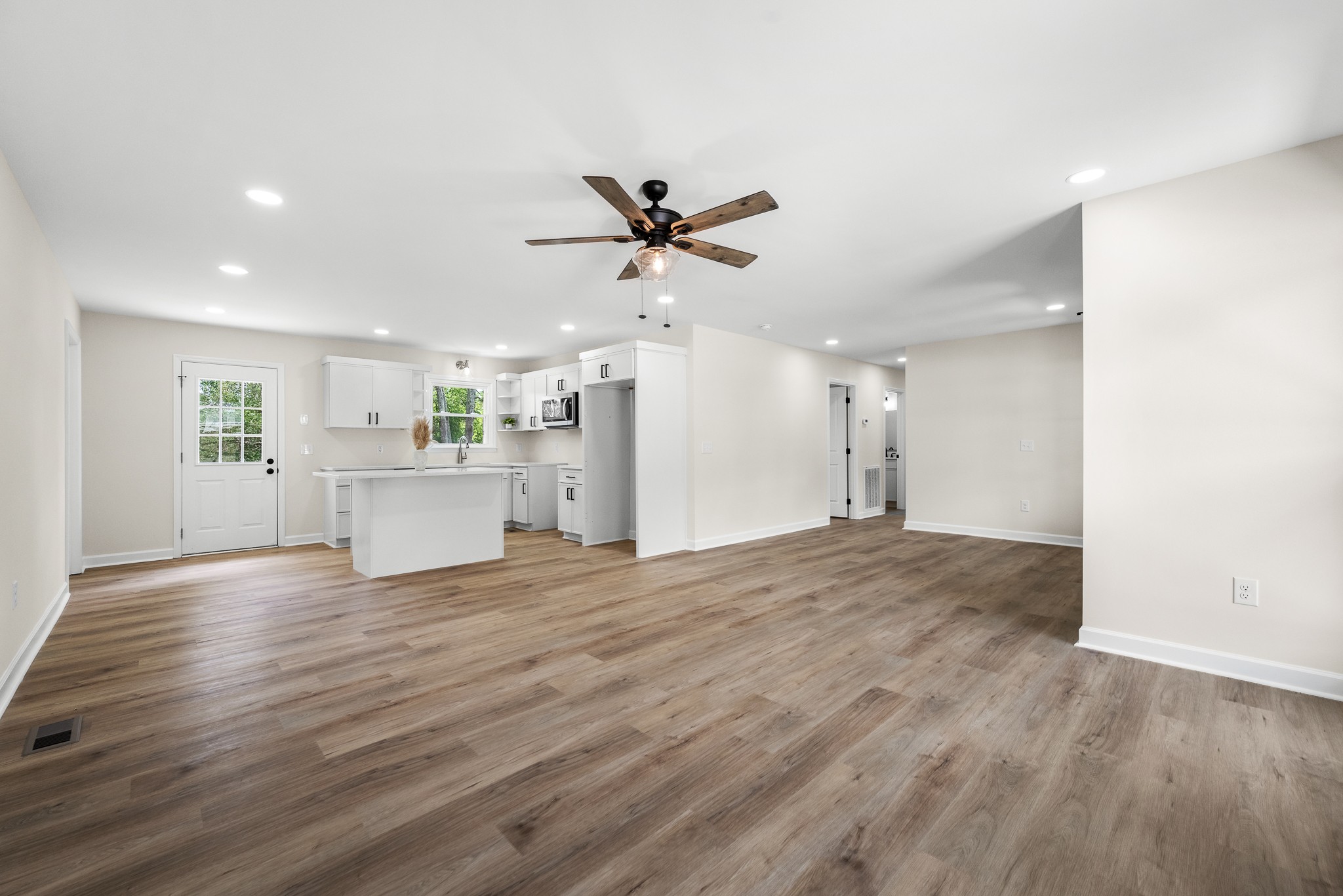 112 Lantern Ln