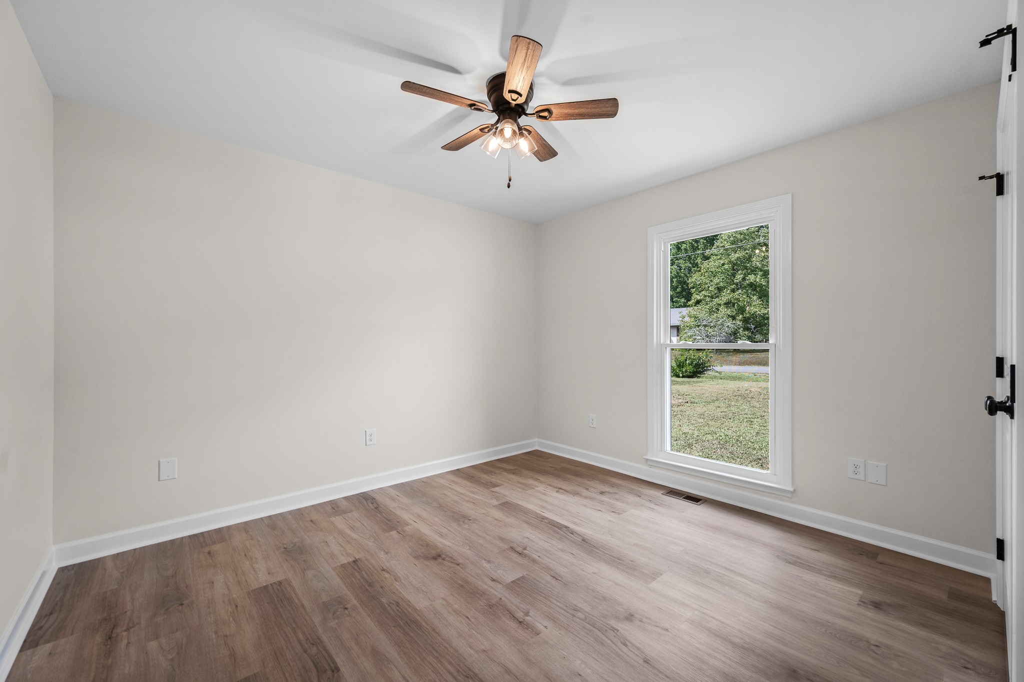 112 Lantern Ln