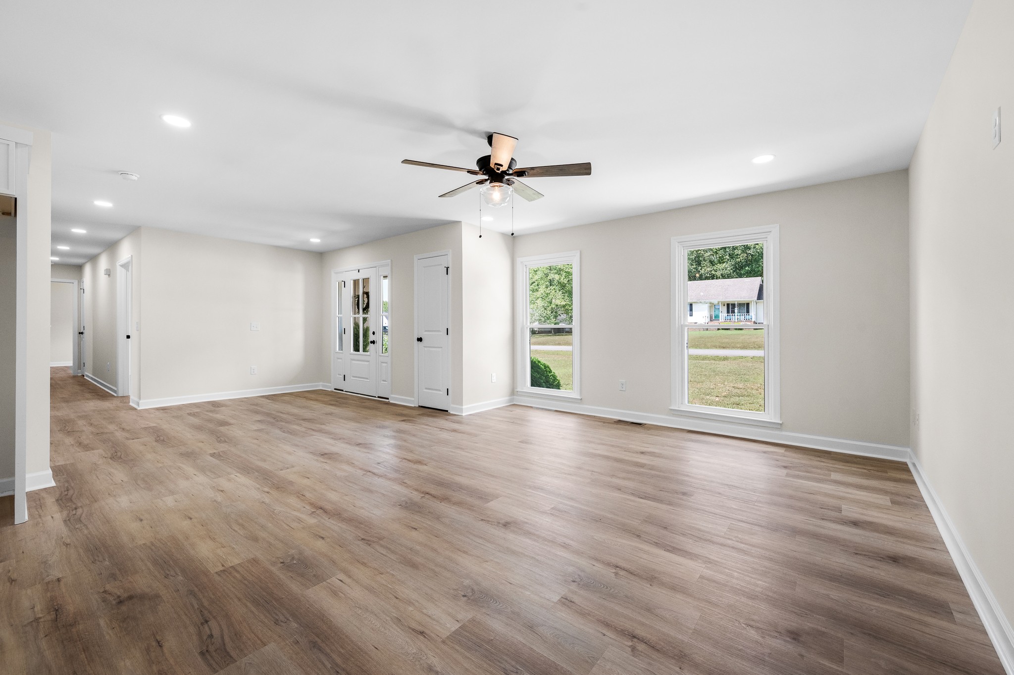 112 Lantern Ln