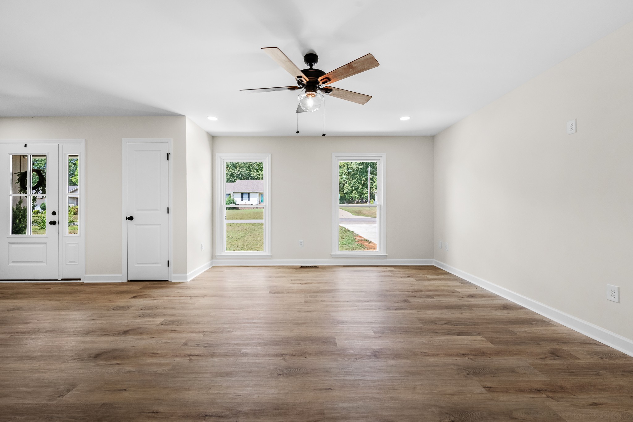 112 Lantern Ln