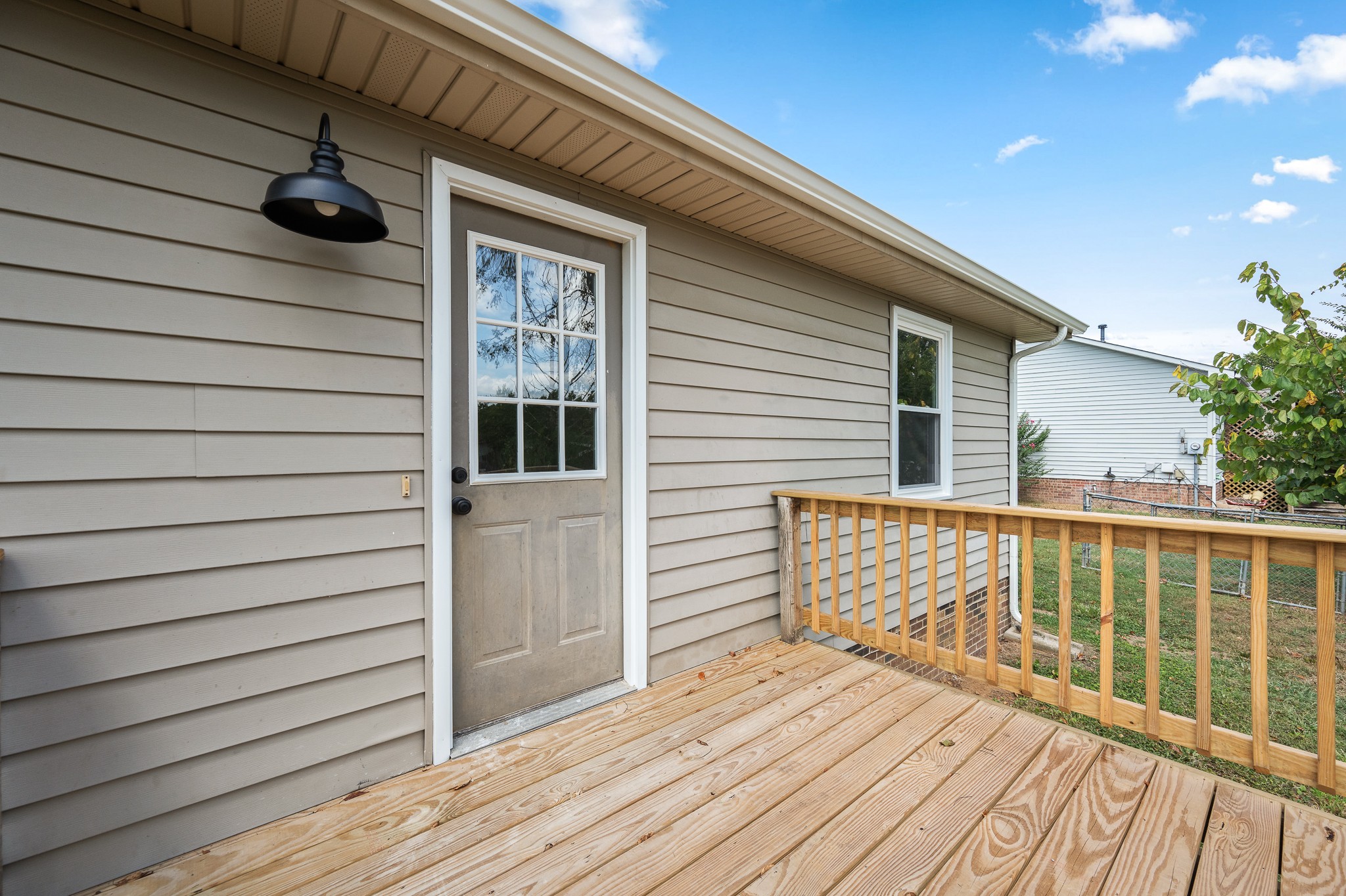 112 Lantern Ln