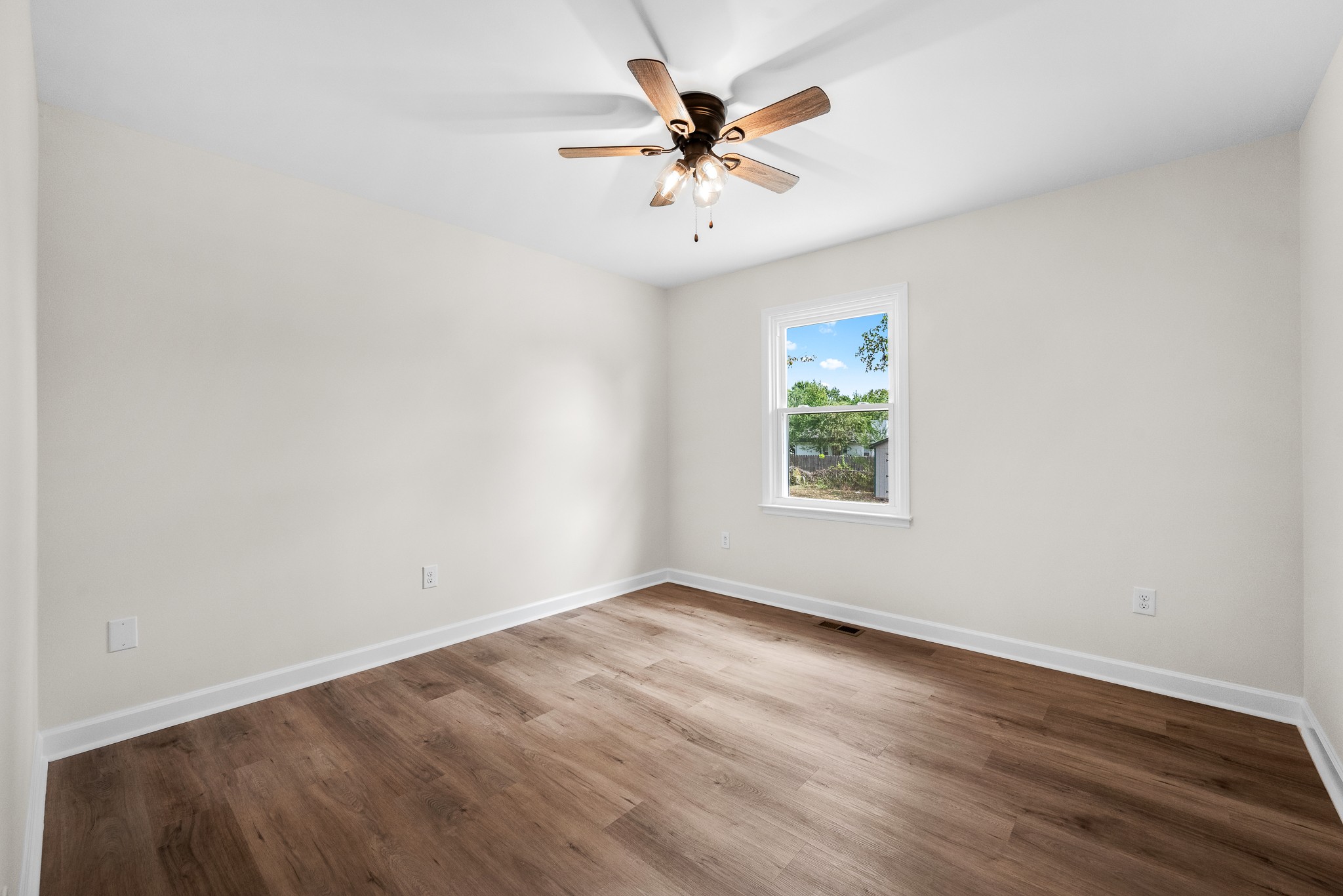 112 Lantern Ln