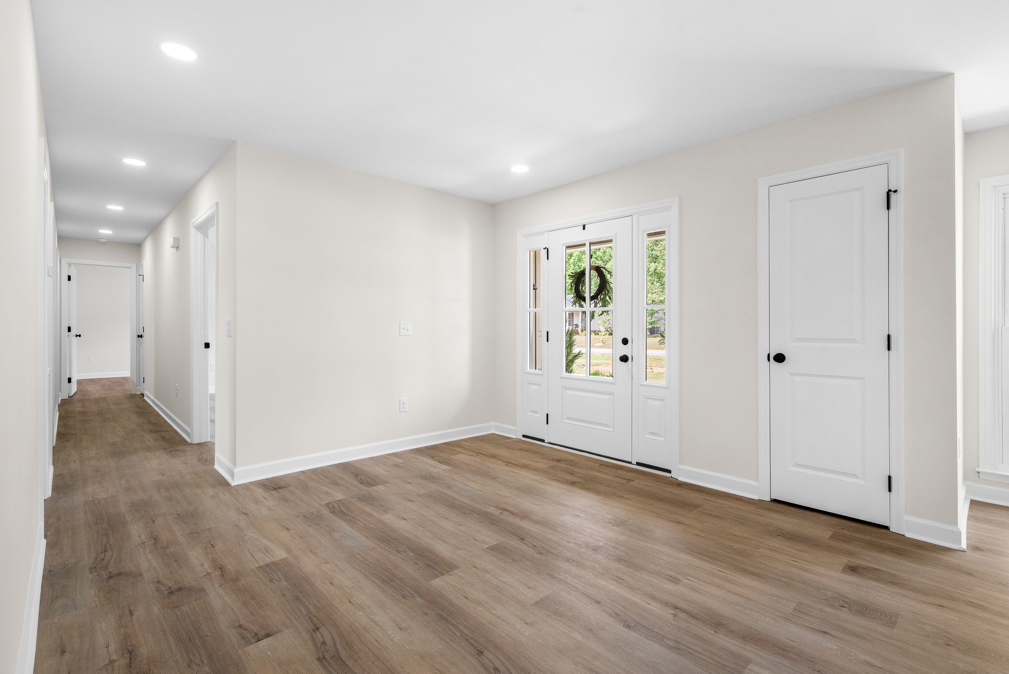 112 Lantern Ln