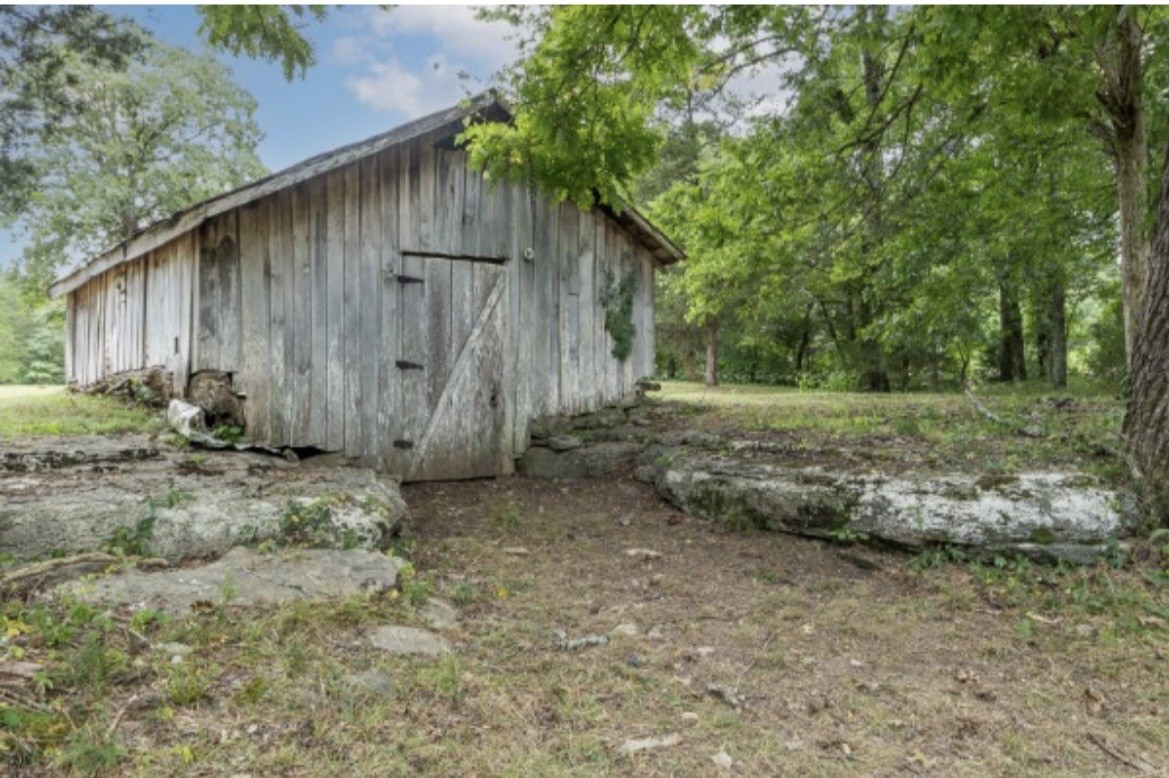 488 Lower Halls Mill Rd