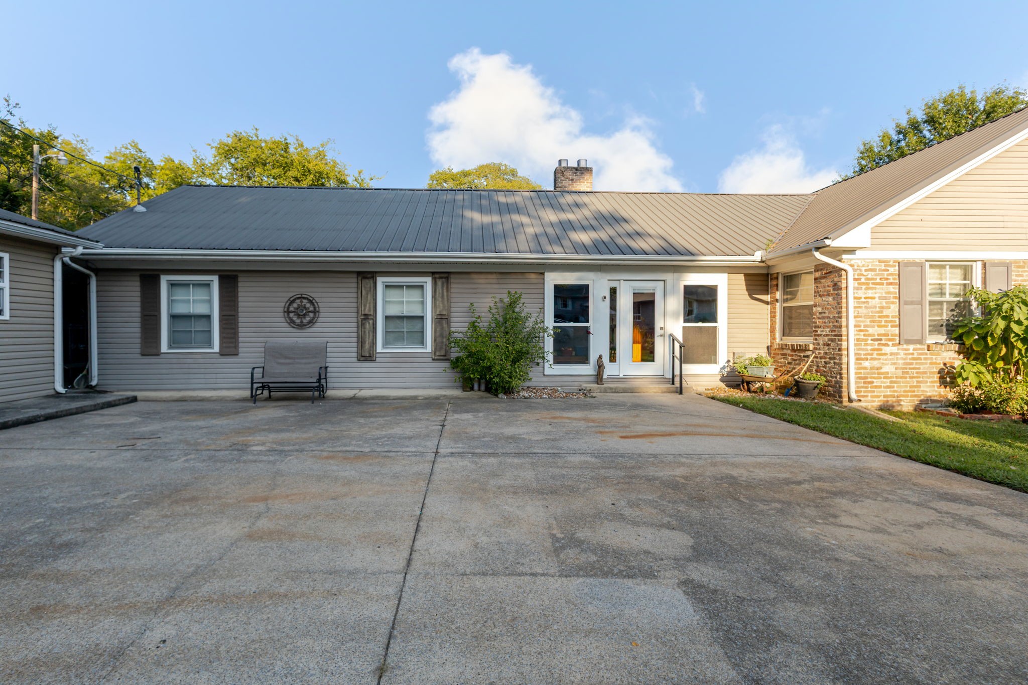 313 Hickory Dr