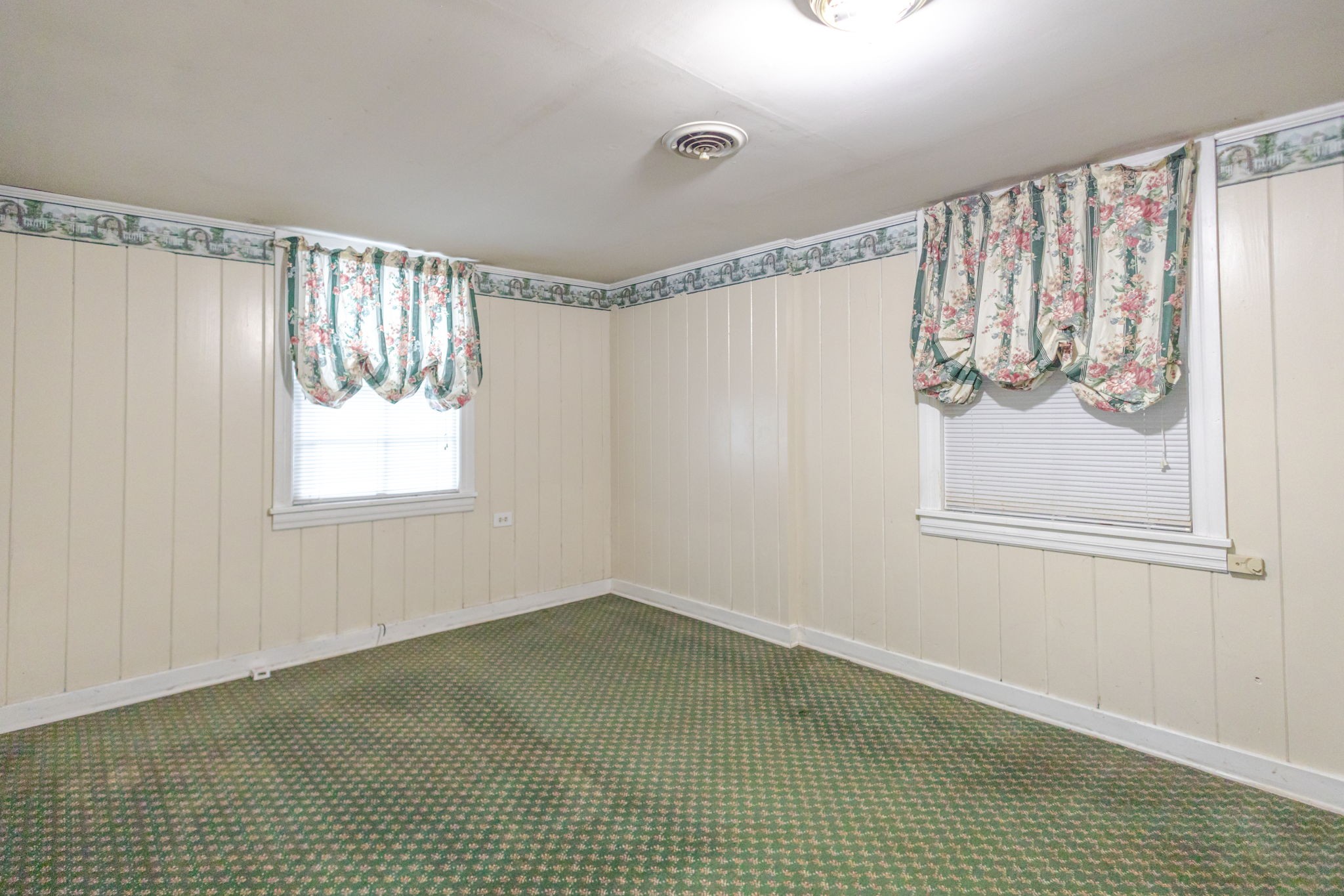 313 Hickory Dr