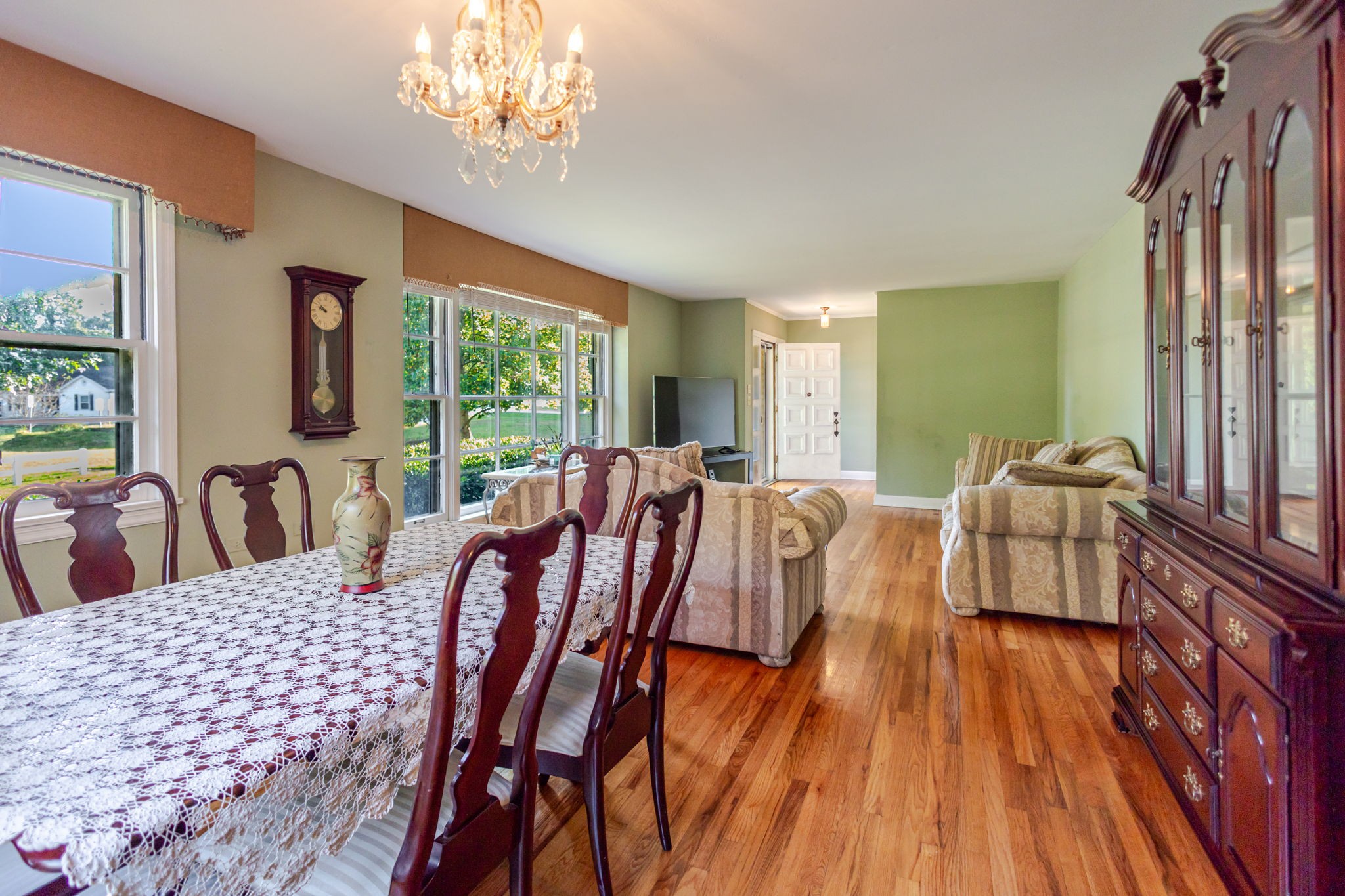 313 Hickory Dr