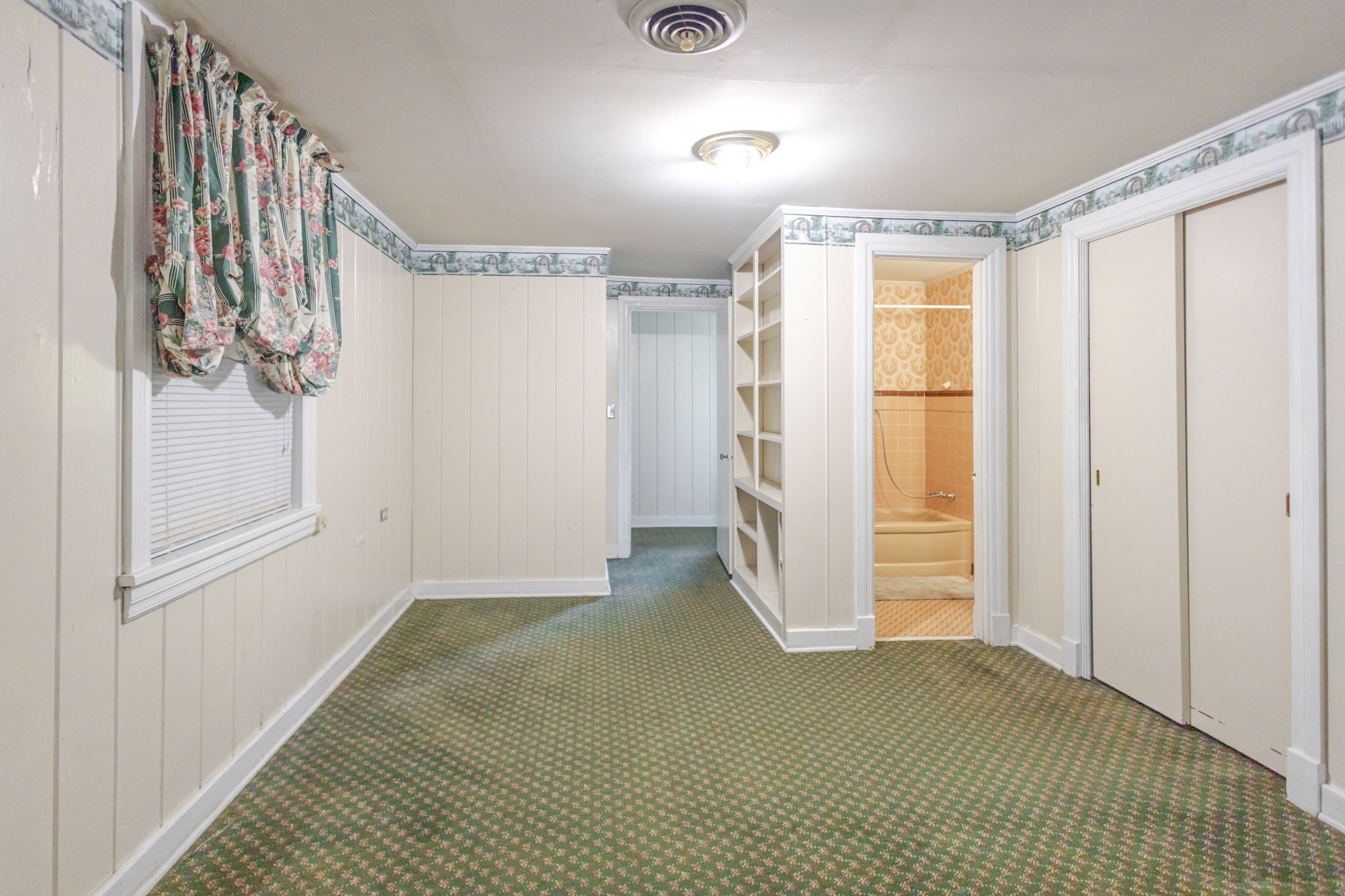 313 Hickory Dr