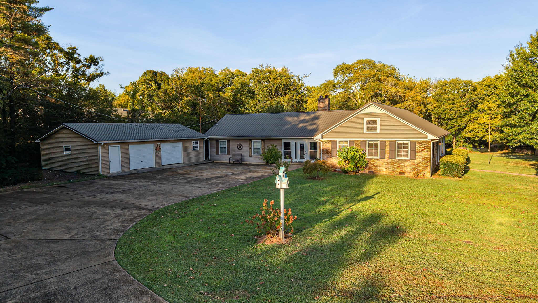 313 Hickory Dr
