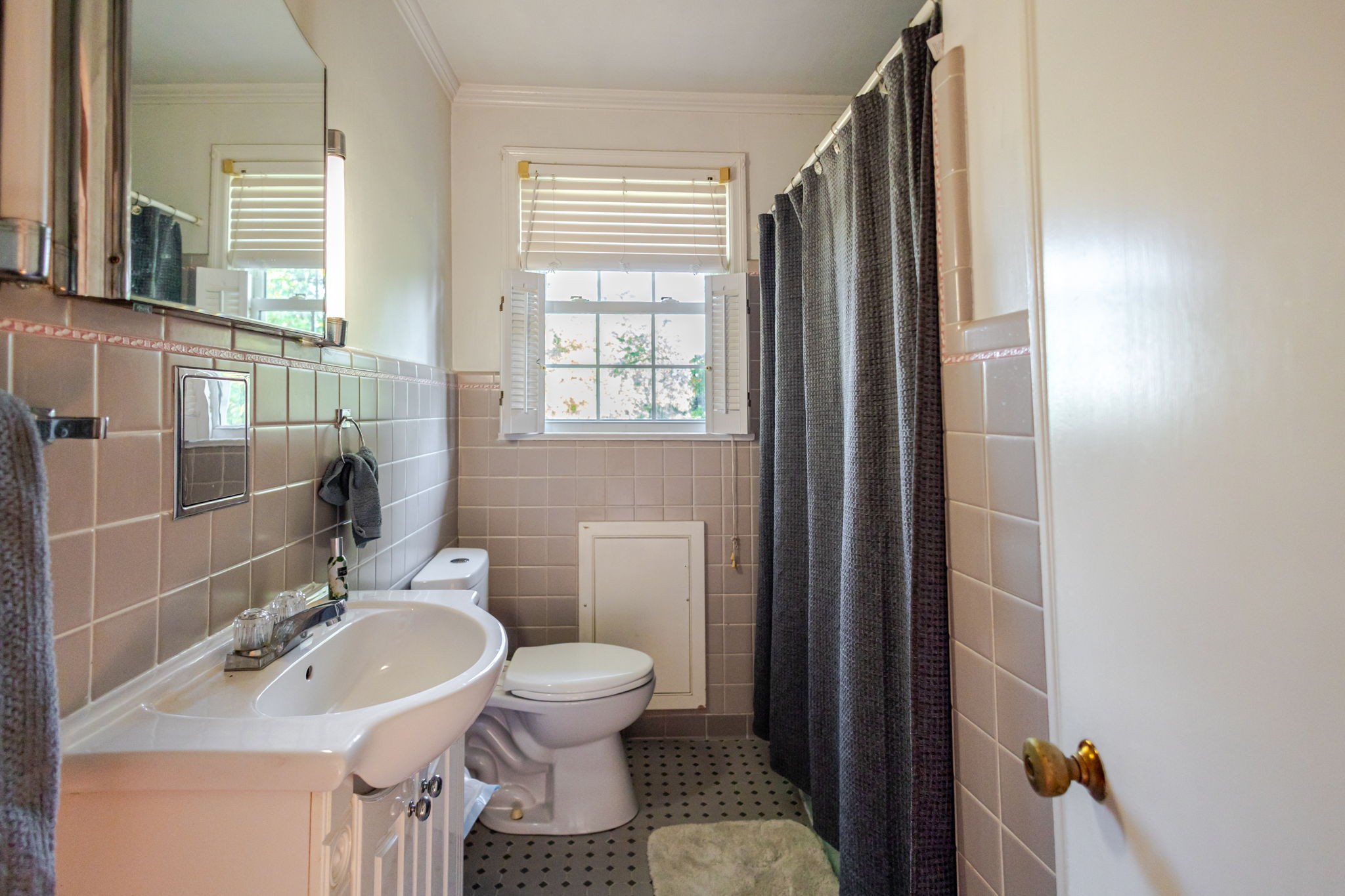 313 Hickory Dr