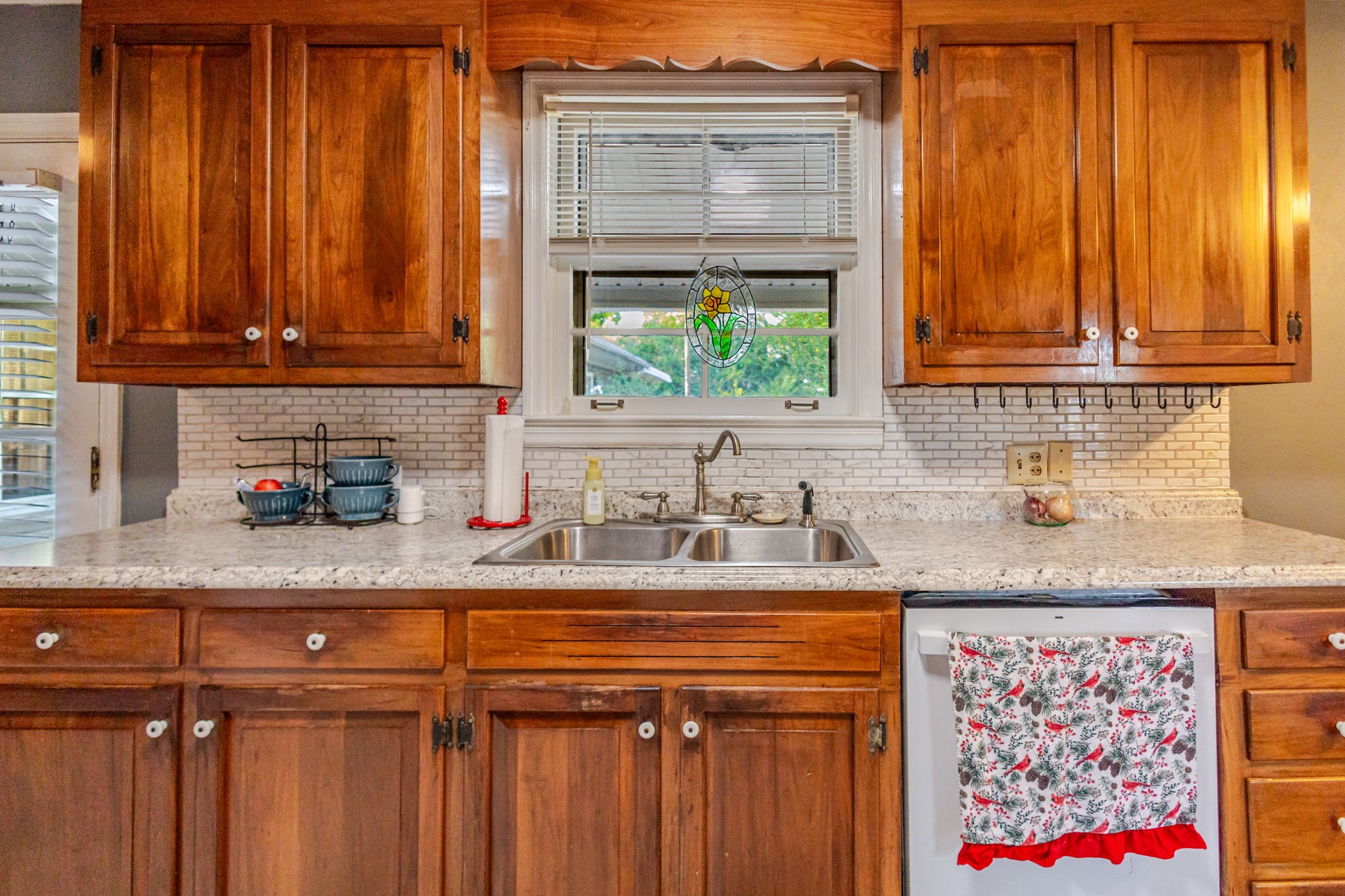 313 Hickory Dr